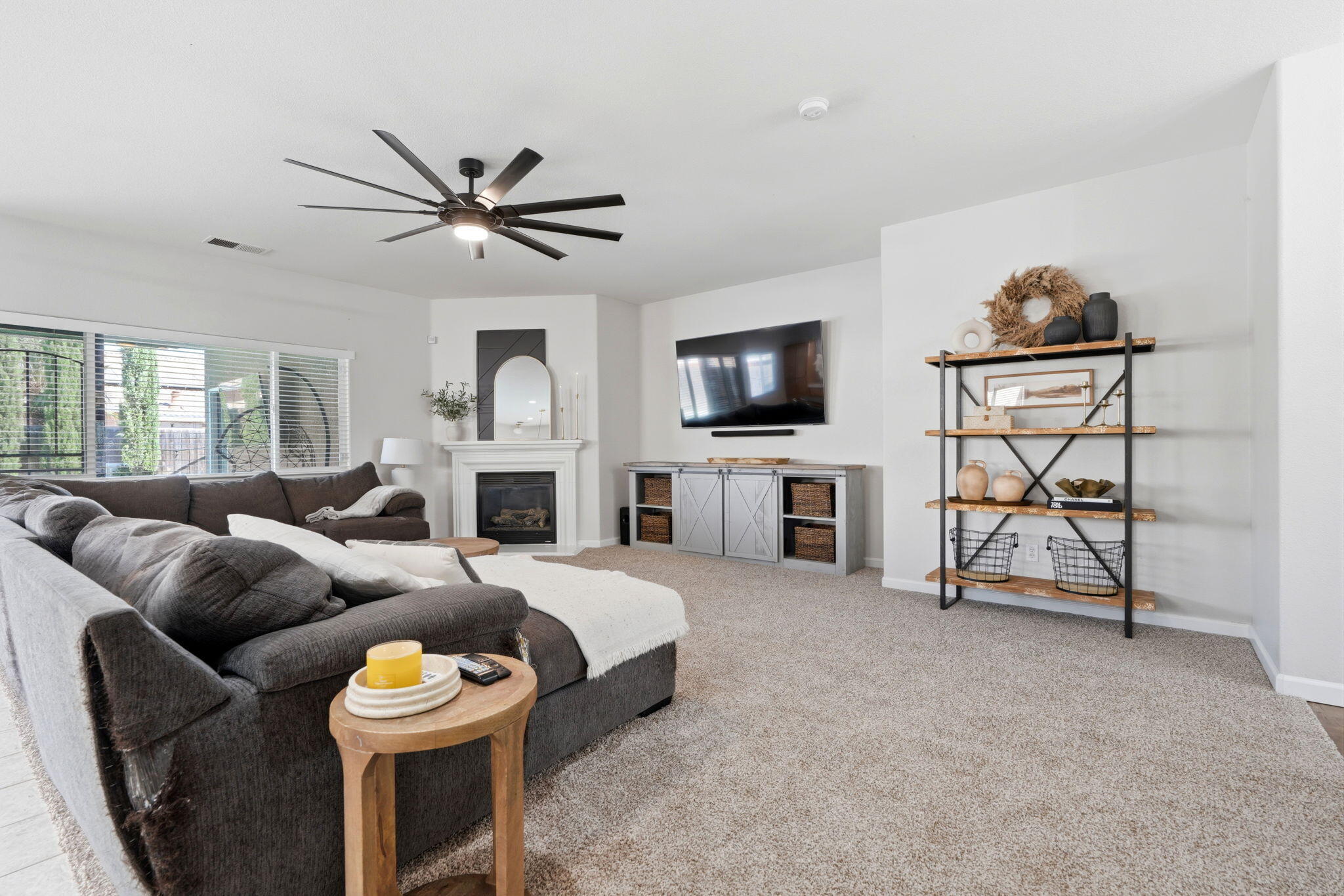 1858 E Mono Pl, Tulare, CA 93274