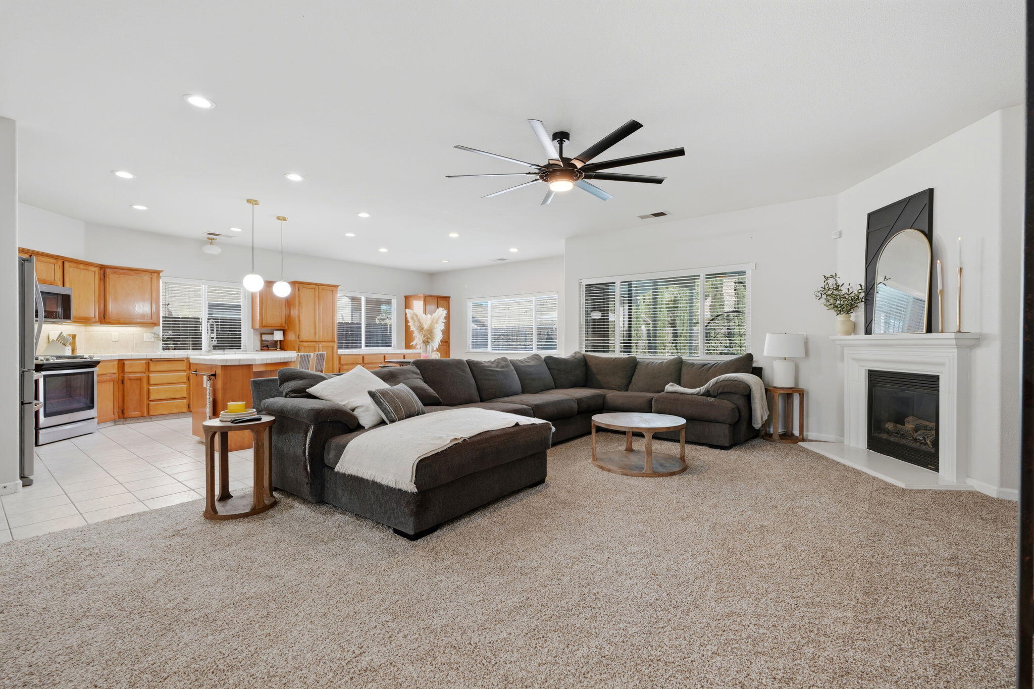 1858 E Mono Pl, Tulare, CA 93274