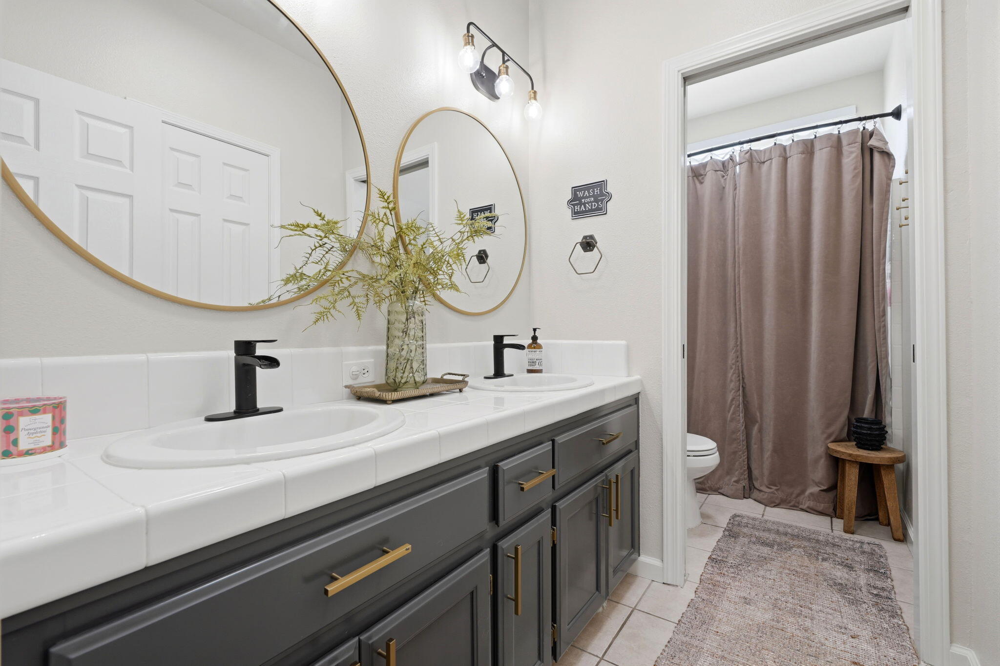 1858 E Mono Pl, Tulare, CA 93274