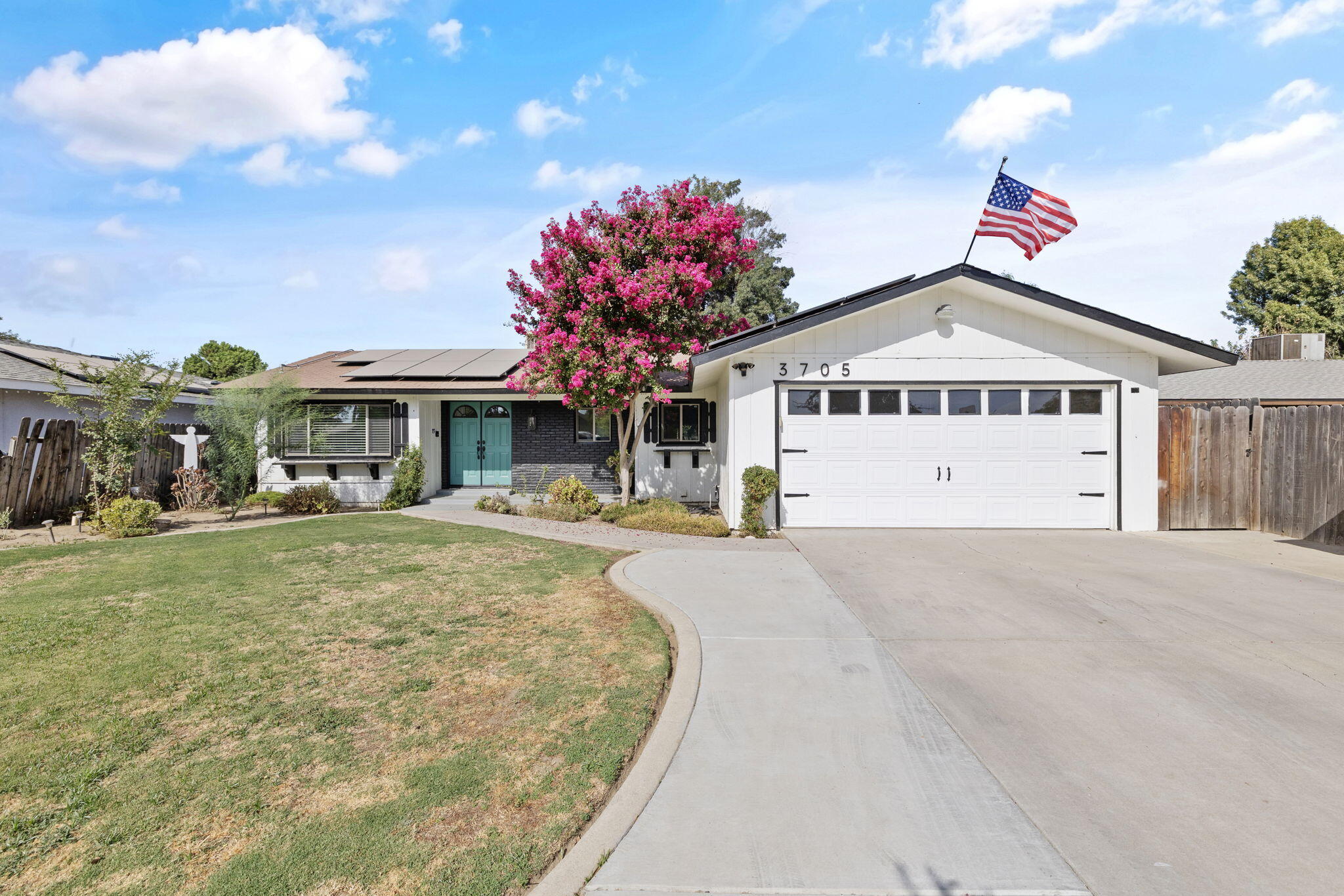 3705 S County Center, Visalia, CA 93277