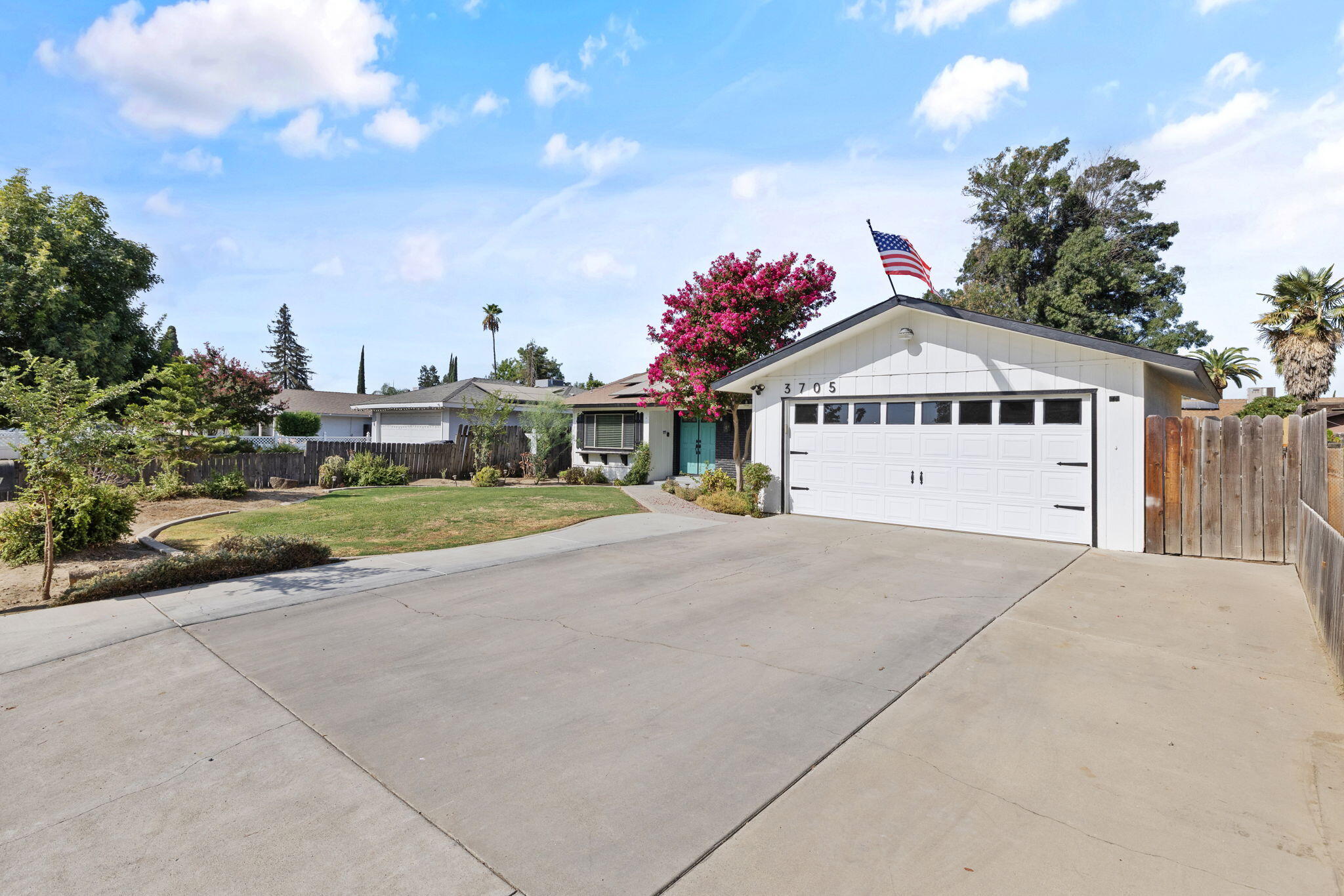 3705 S County Center, Visalia, CA 93277