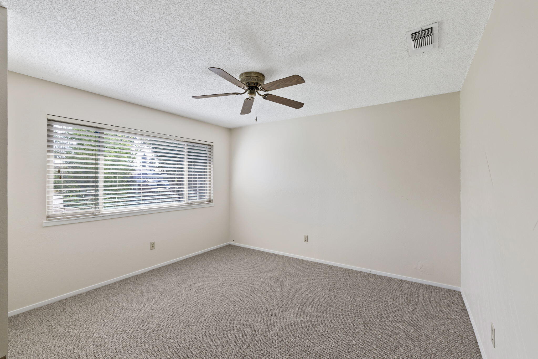 3705 S County Center, Visalia, CA 93277