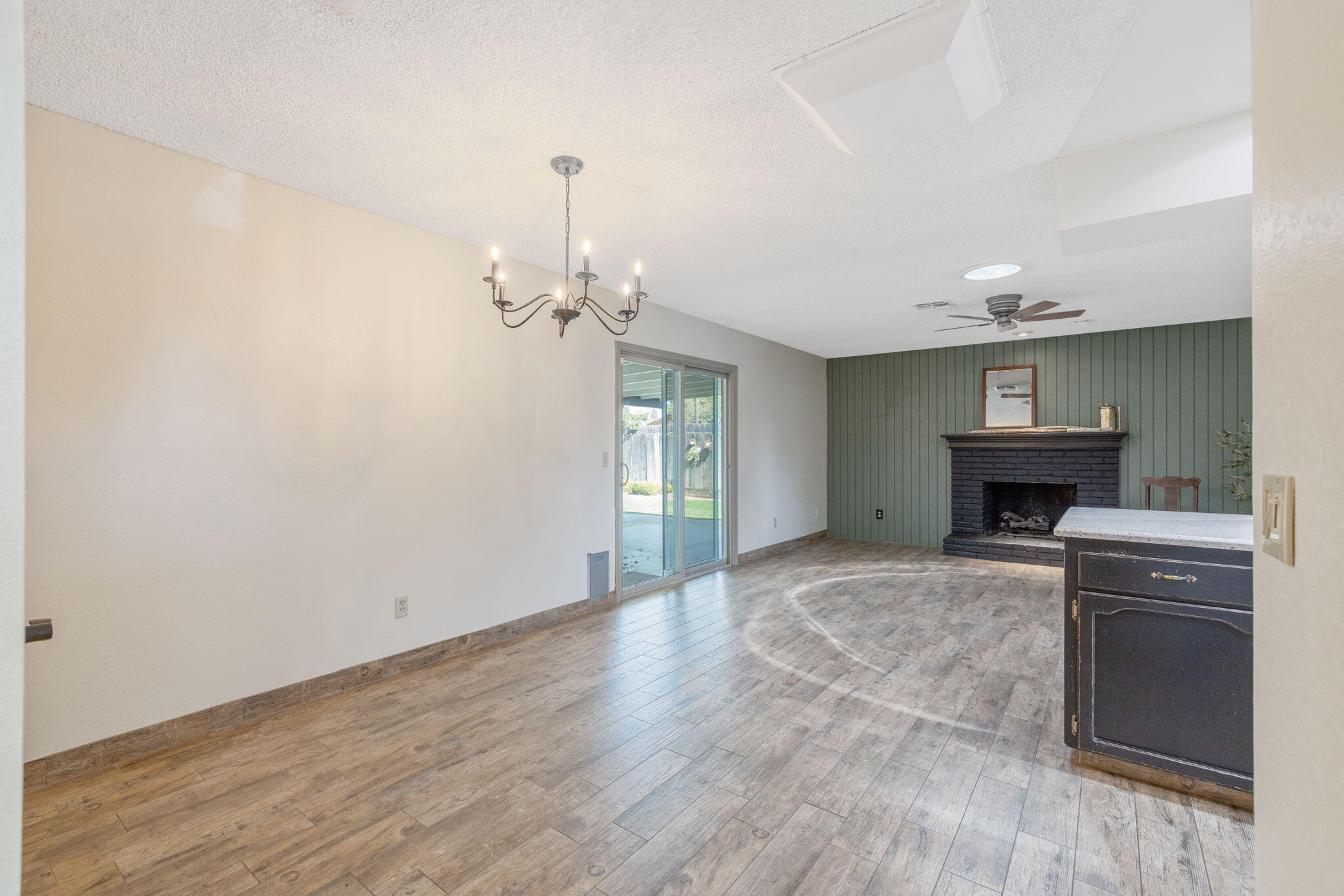 3705 S County Center, Visalia, CA 93277