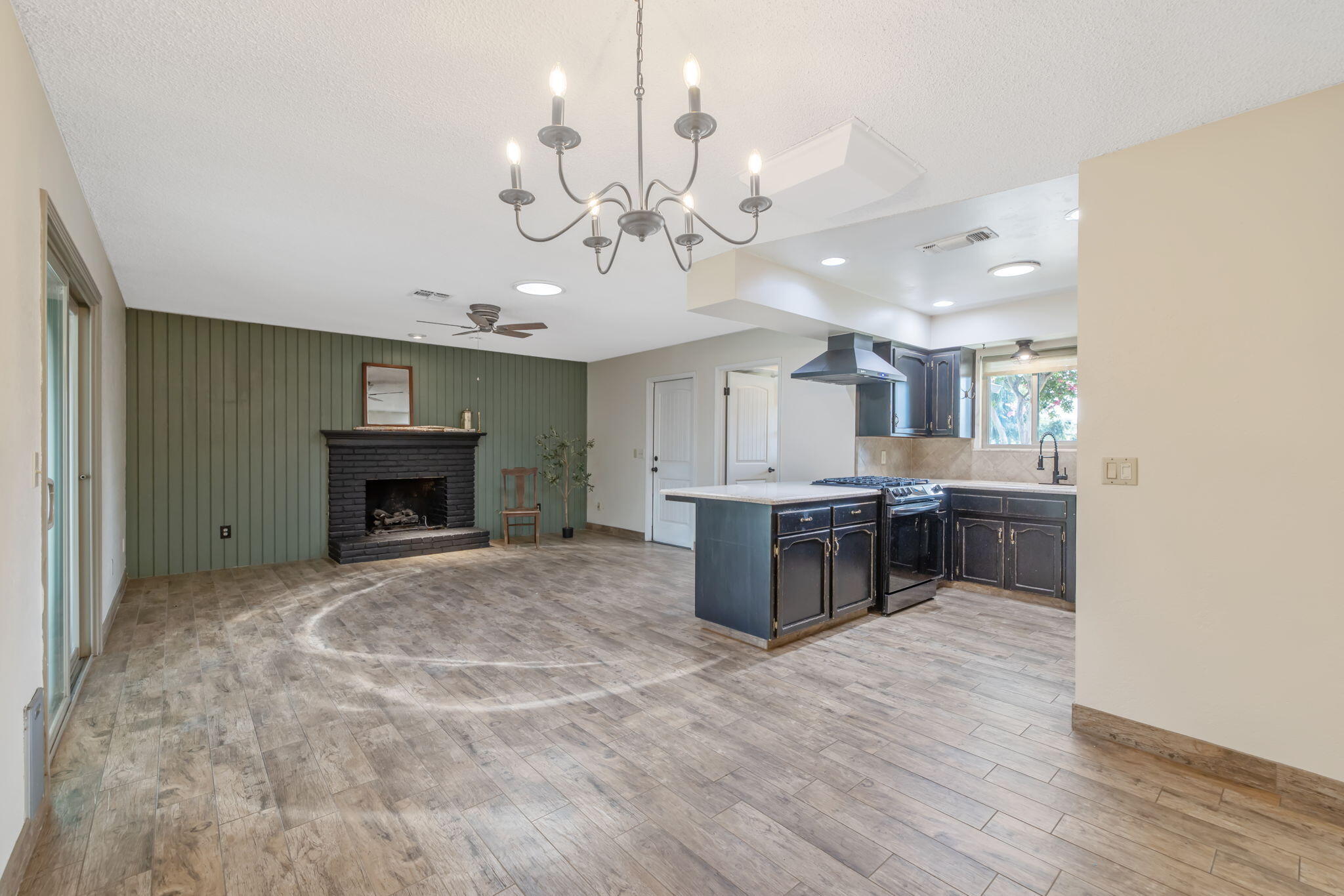 3705 S County Center, Visalia, CA 93277