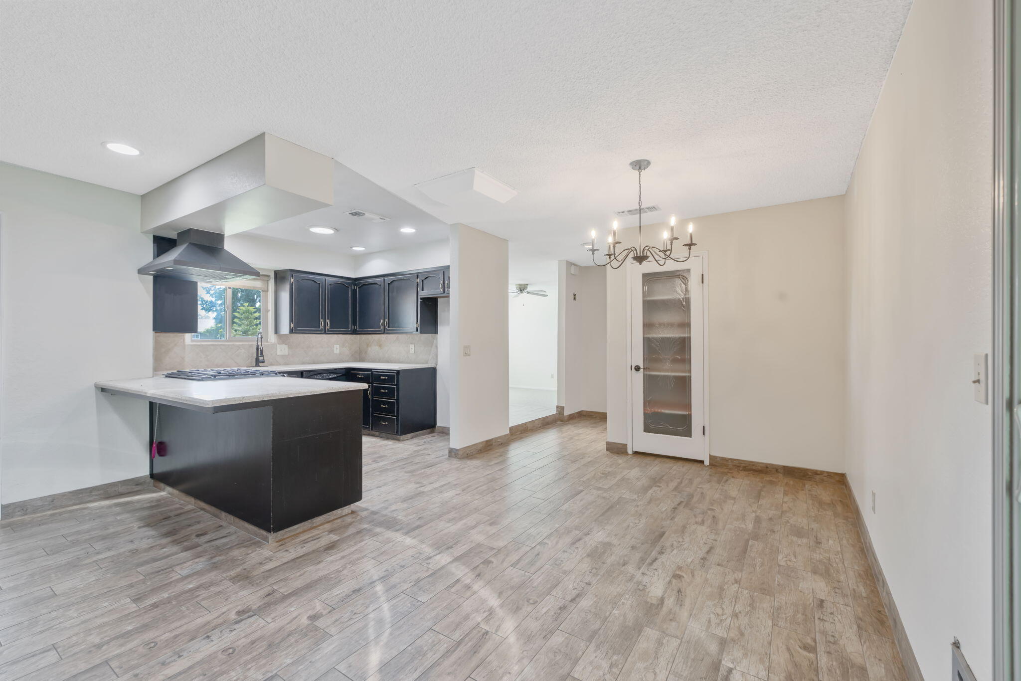 3705 S County Center, Visalia, CA 93277