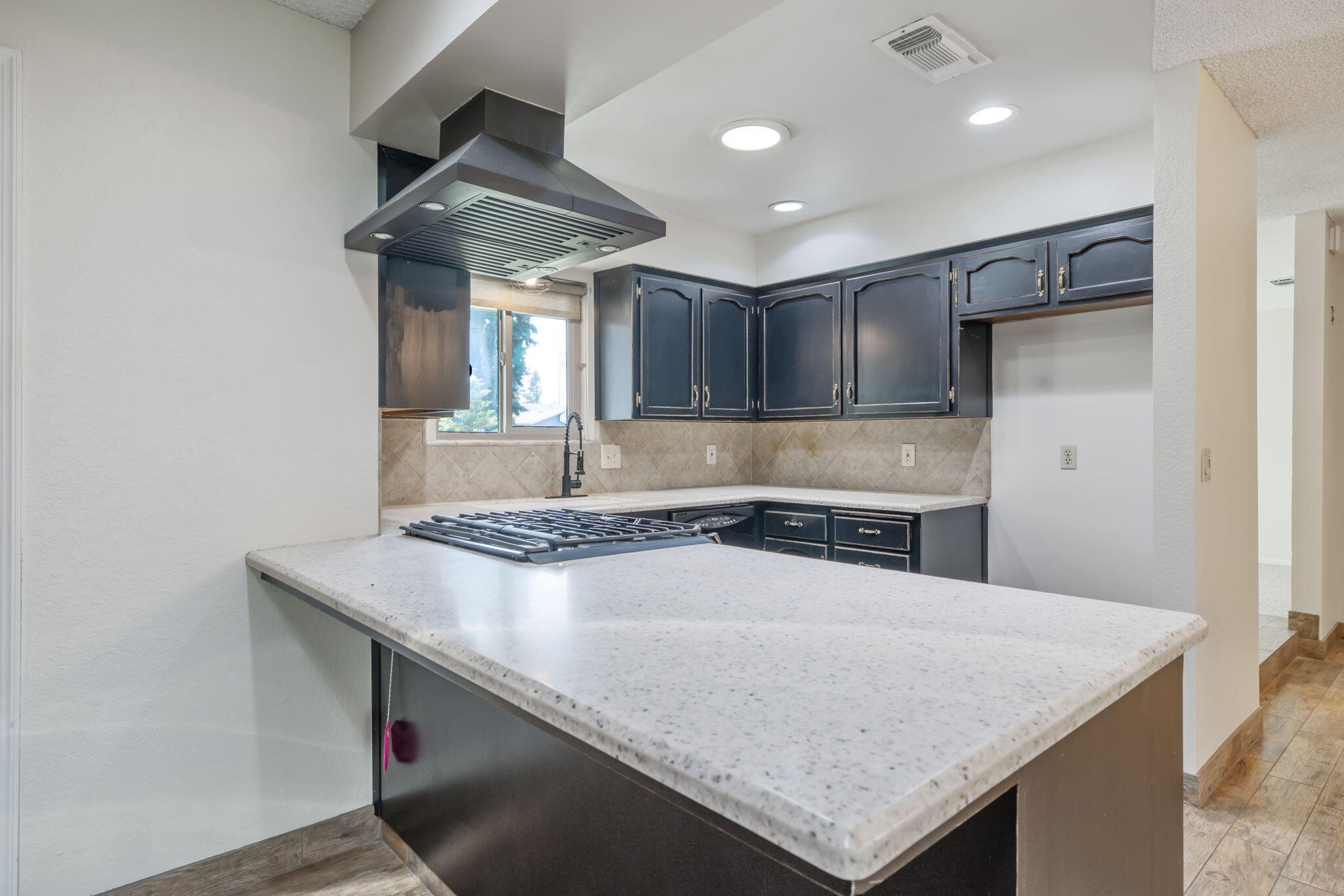 3705 S County Center, Visalia, CA 93277