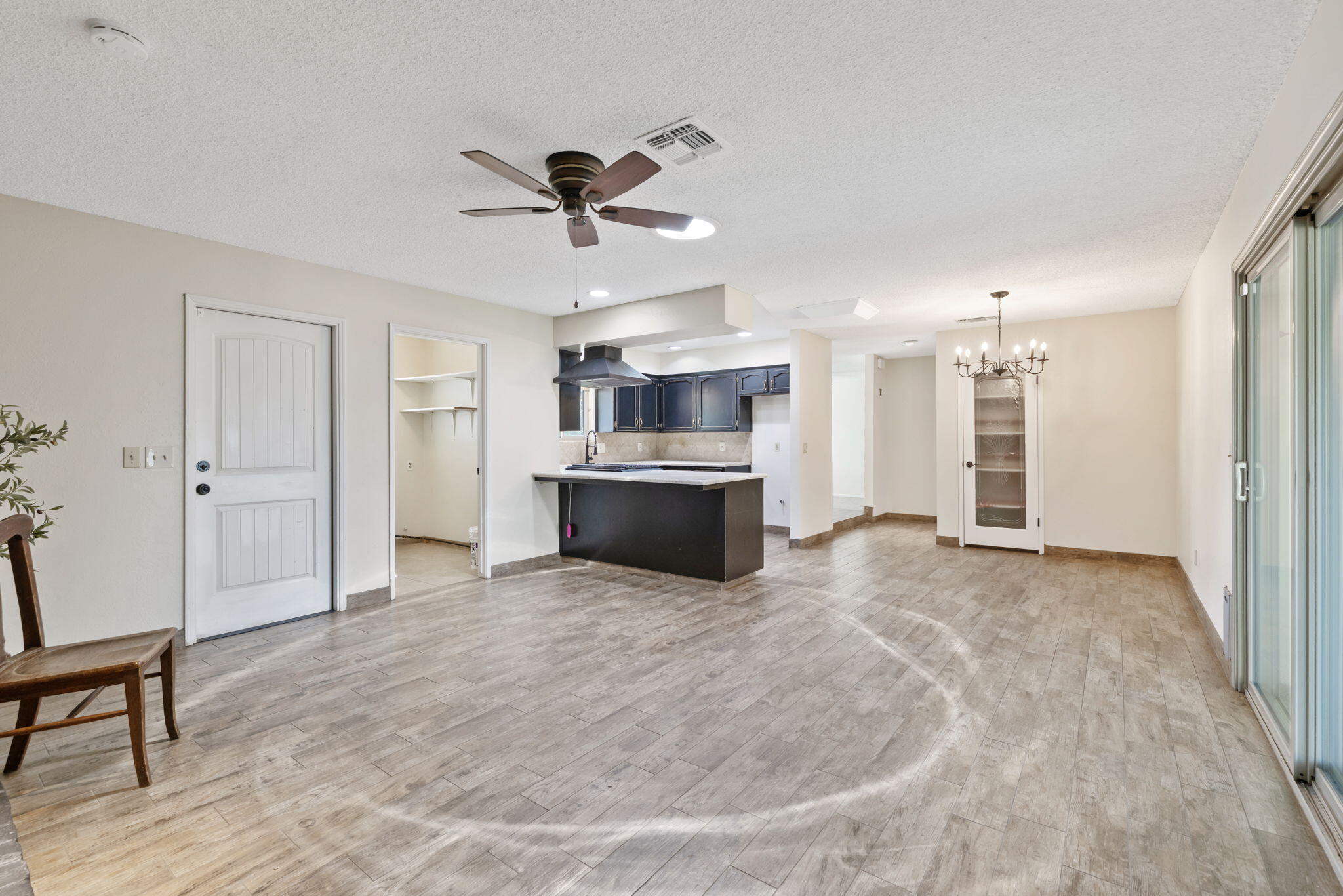 3705 S County Center, Visalia, CA 93277