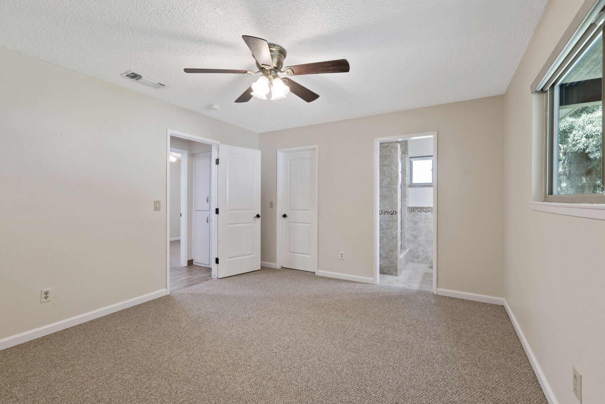 3705 S County Center, Visalia, CA 93277