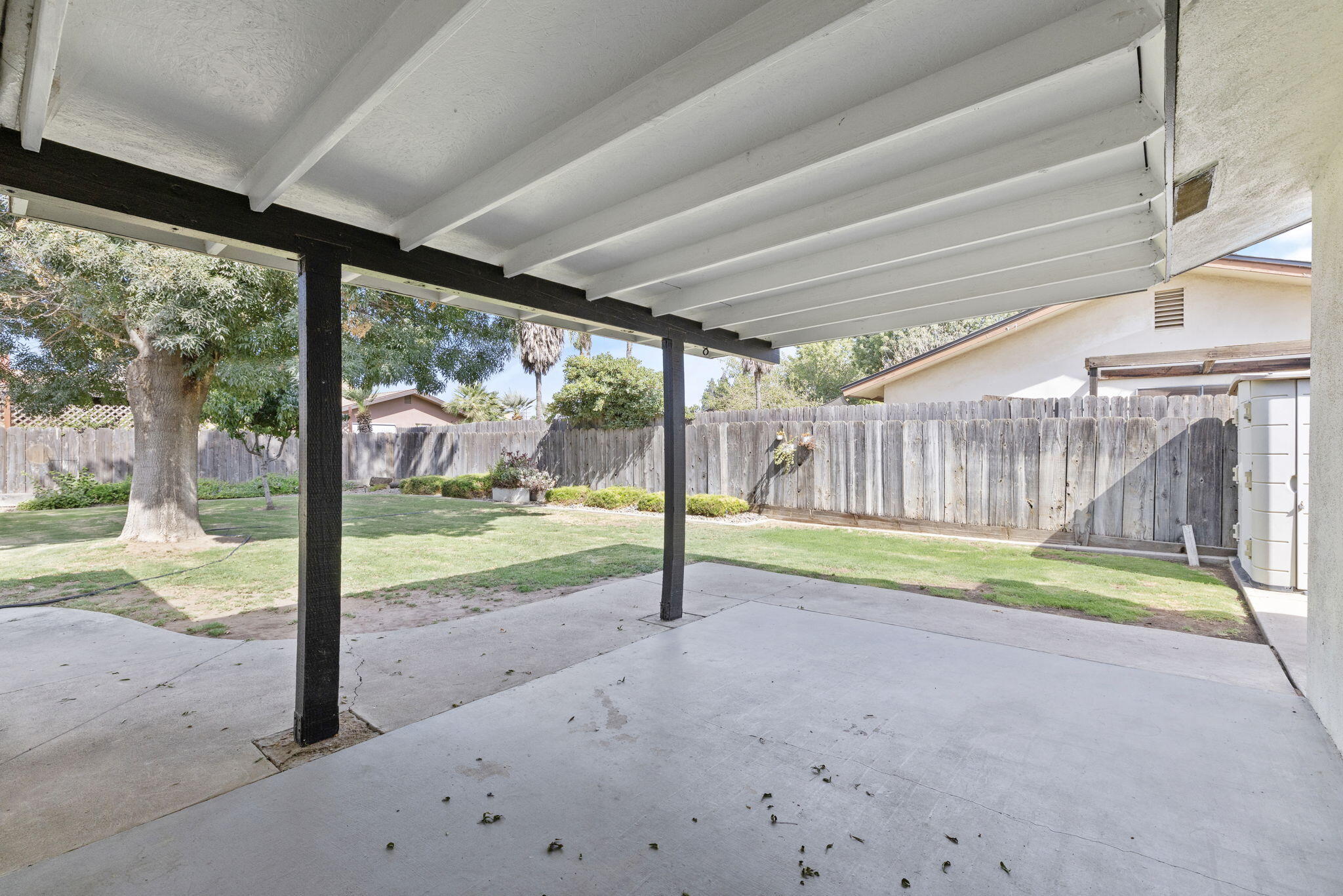 3705 S County Center, Visalia, CA 93277