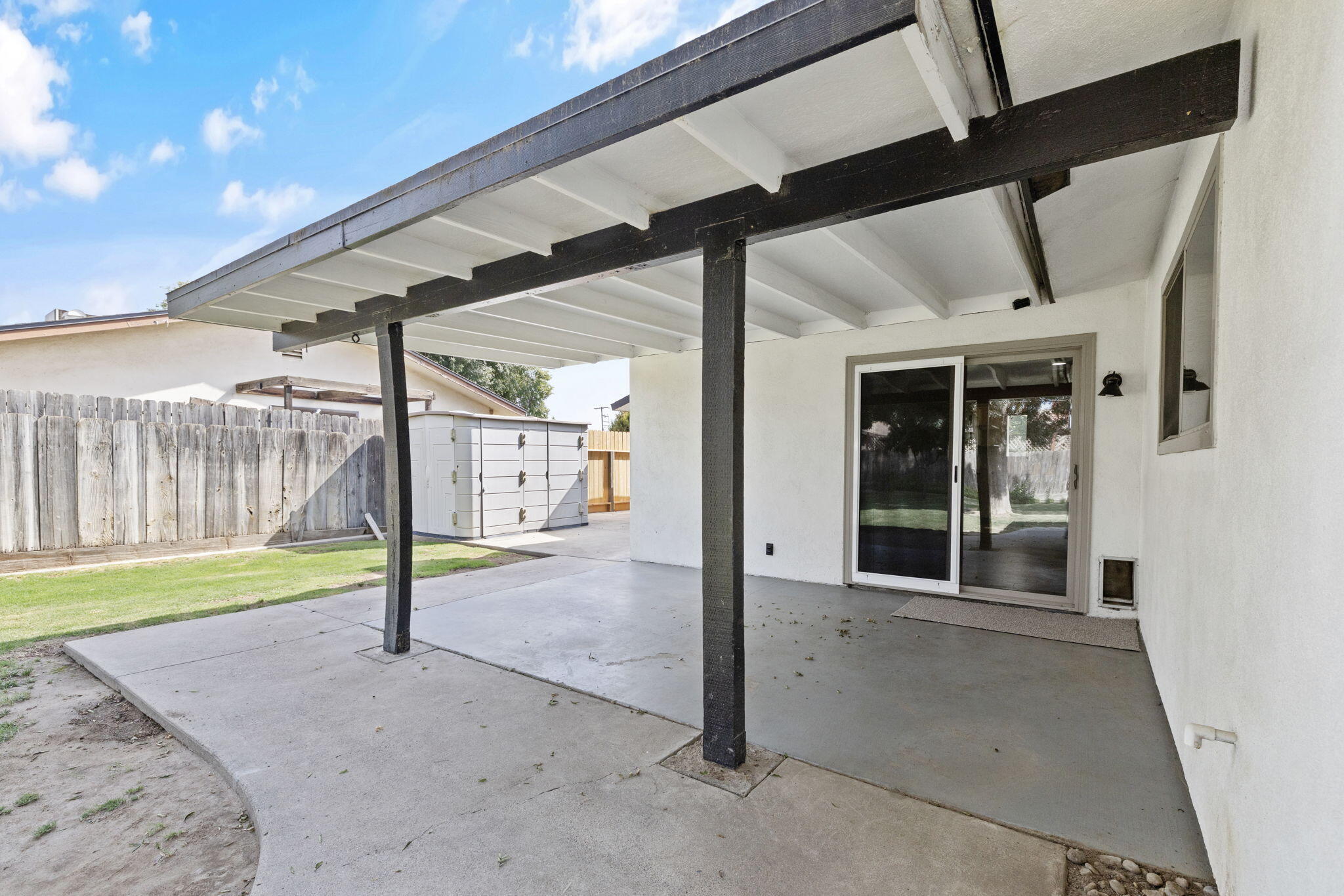 3705 S County Center, Visalia, CA 93277