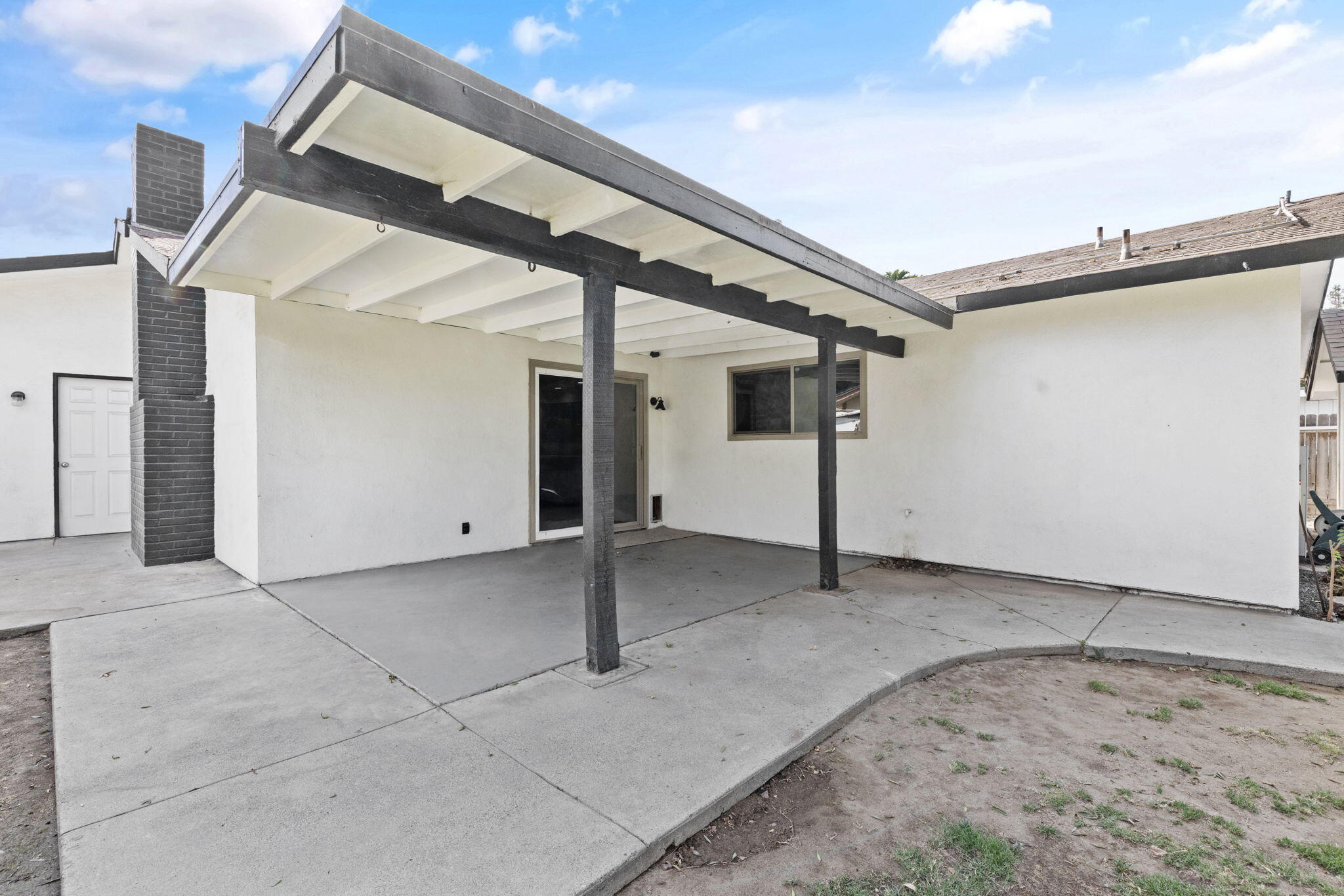3705 S County Center, Visalia, CA 93277
