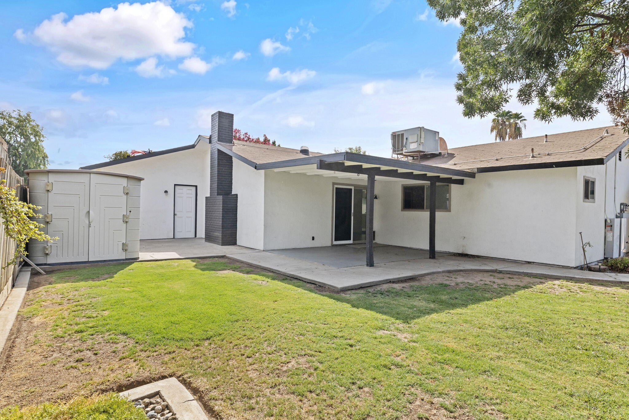 3705 S County Center, Visalia, CA 93277