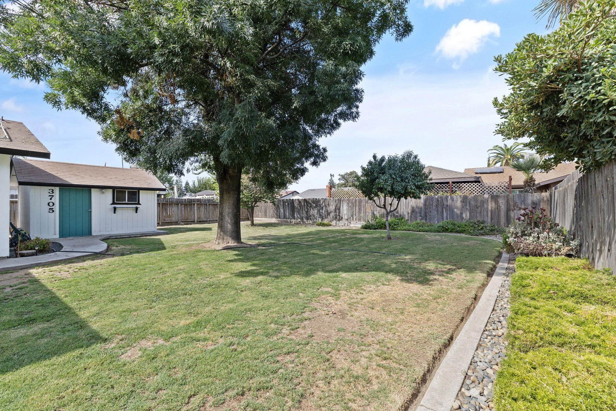 3705 S County Center, Visalia, CA 93277