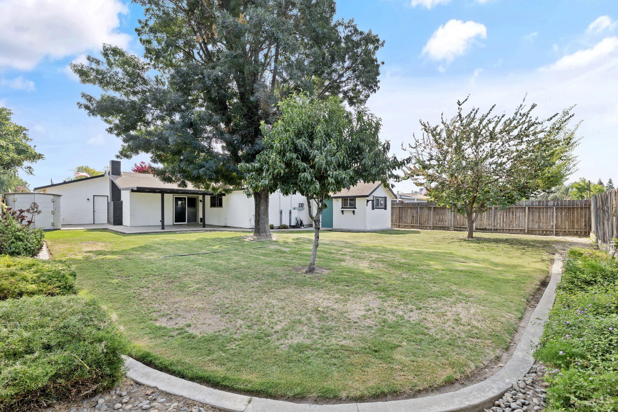3705 S County Center, Visalia, CA 93277