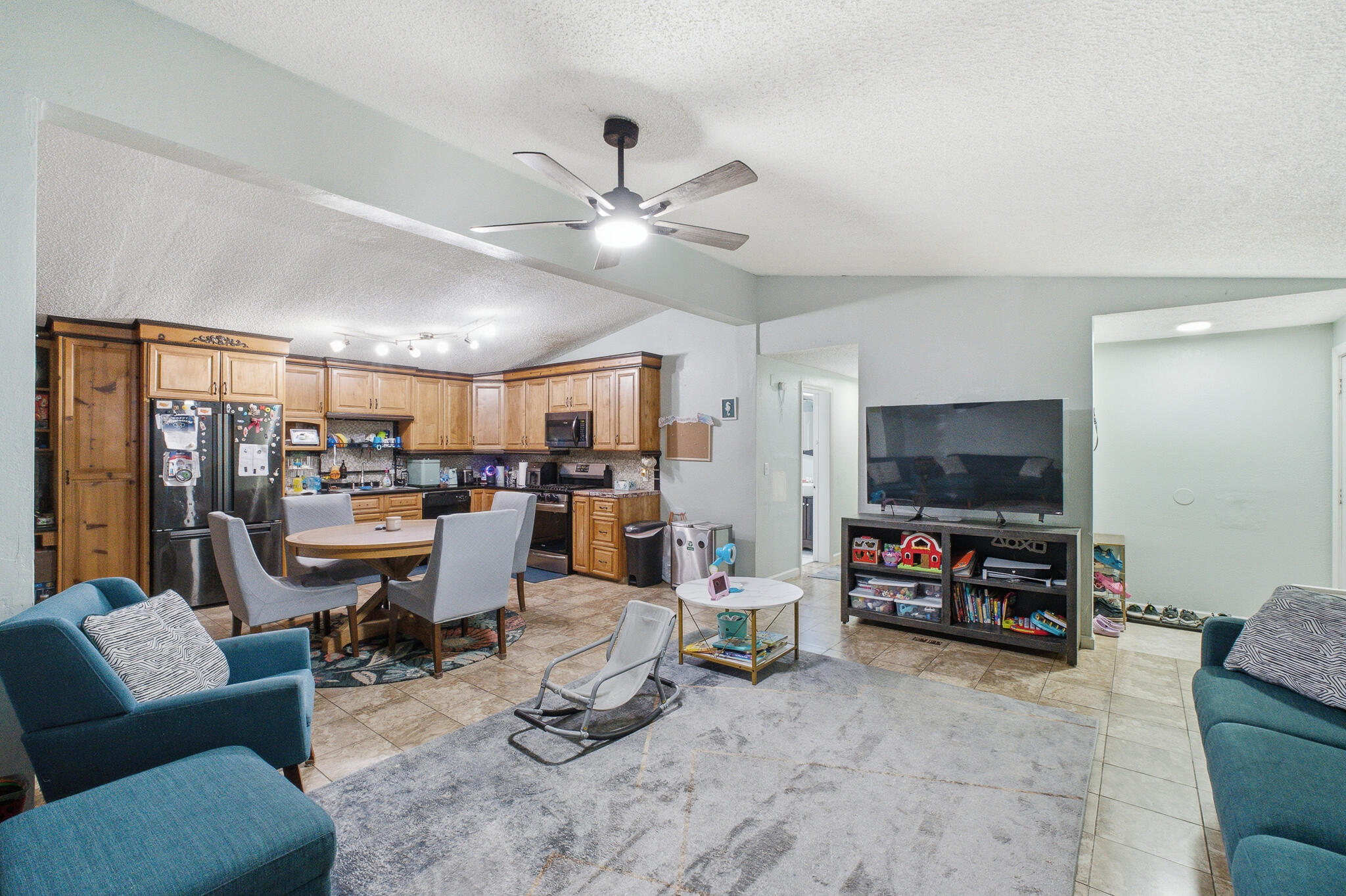 3582 S Pratt St, Tulare, CA 93274