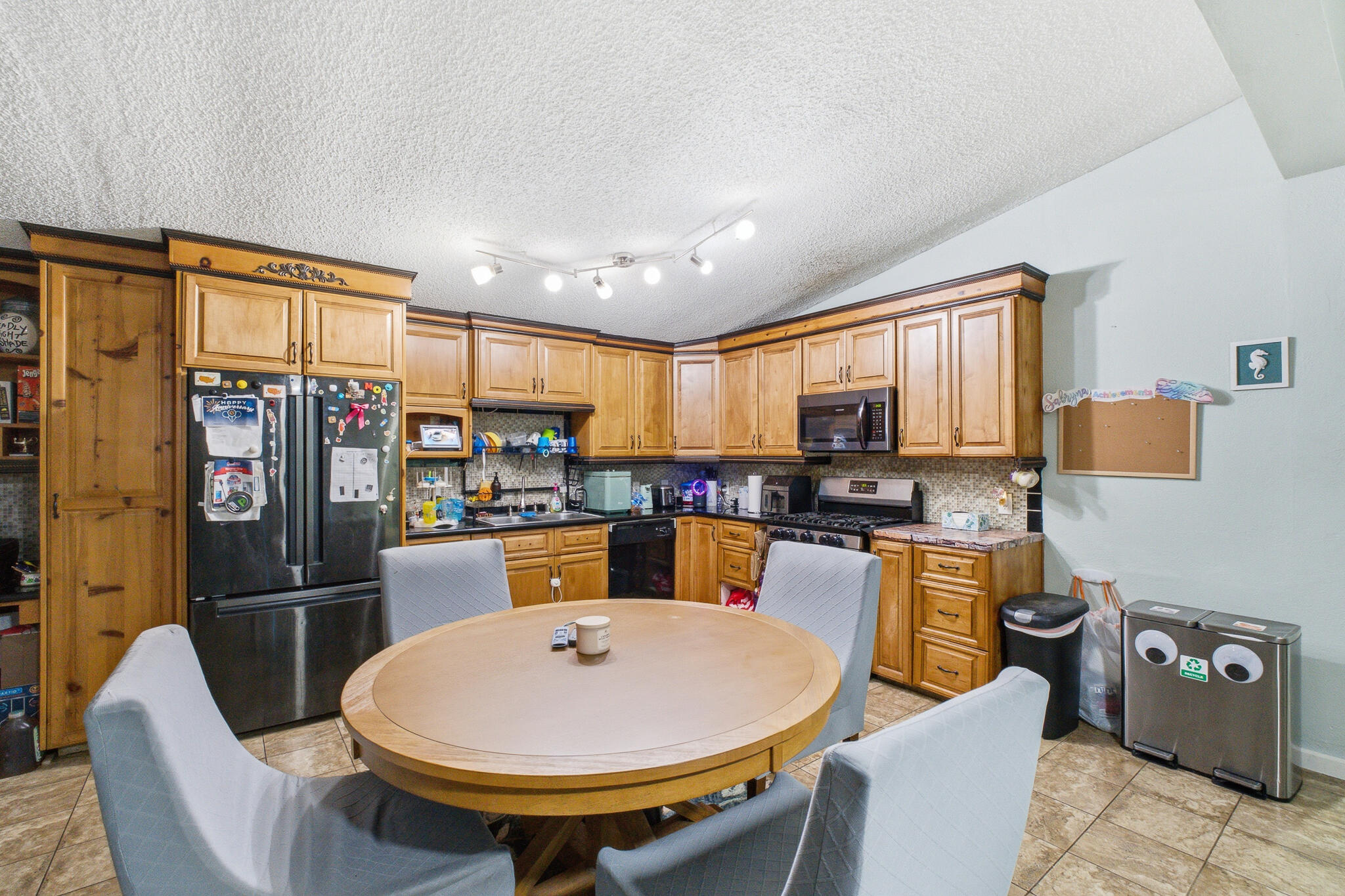 3582 S Pratt St, Tulare, CA 93274