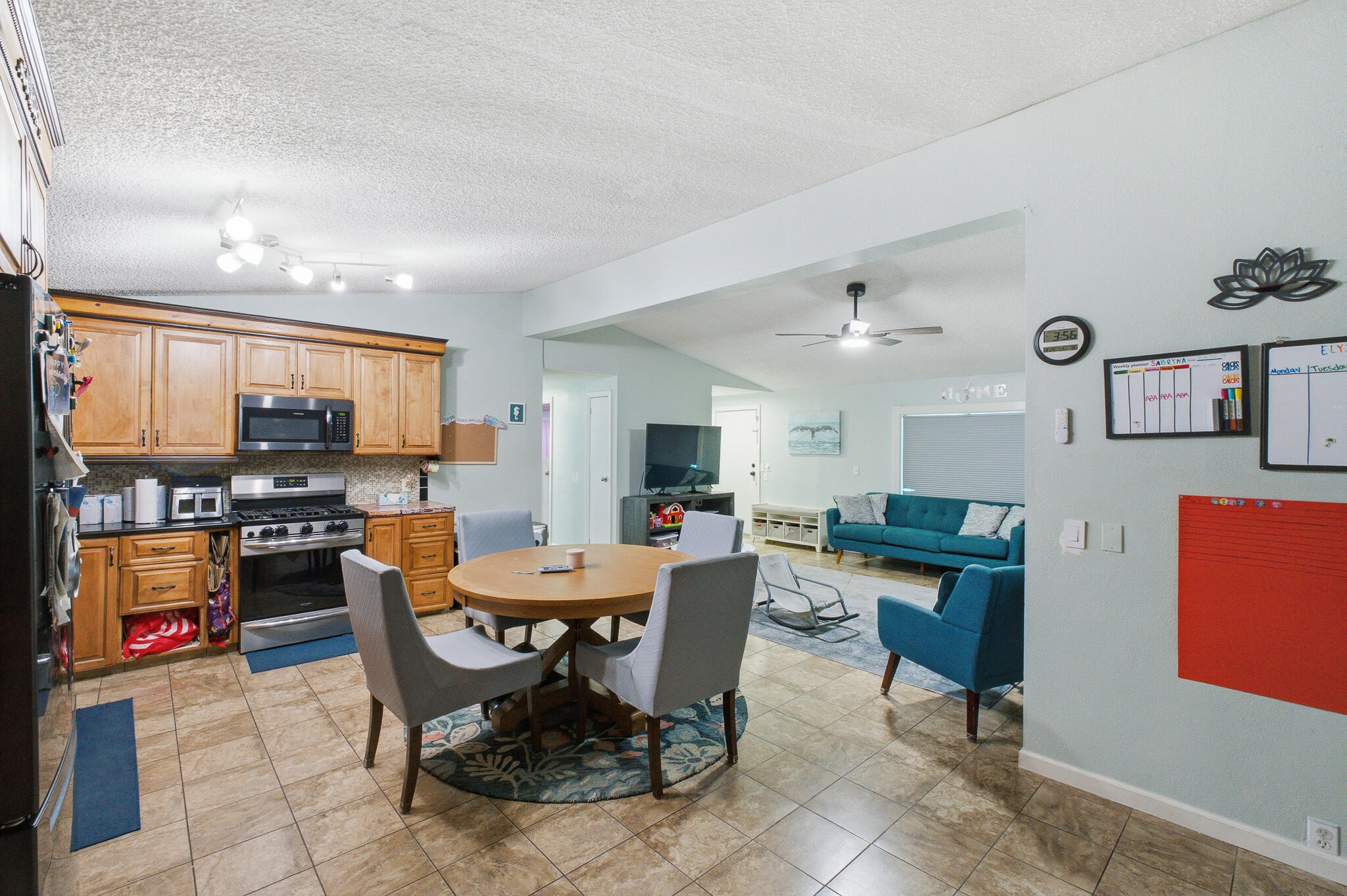 3582 S Pratt St, Tulare, CA 93274