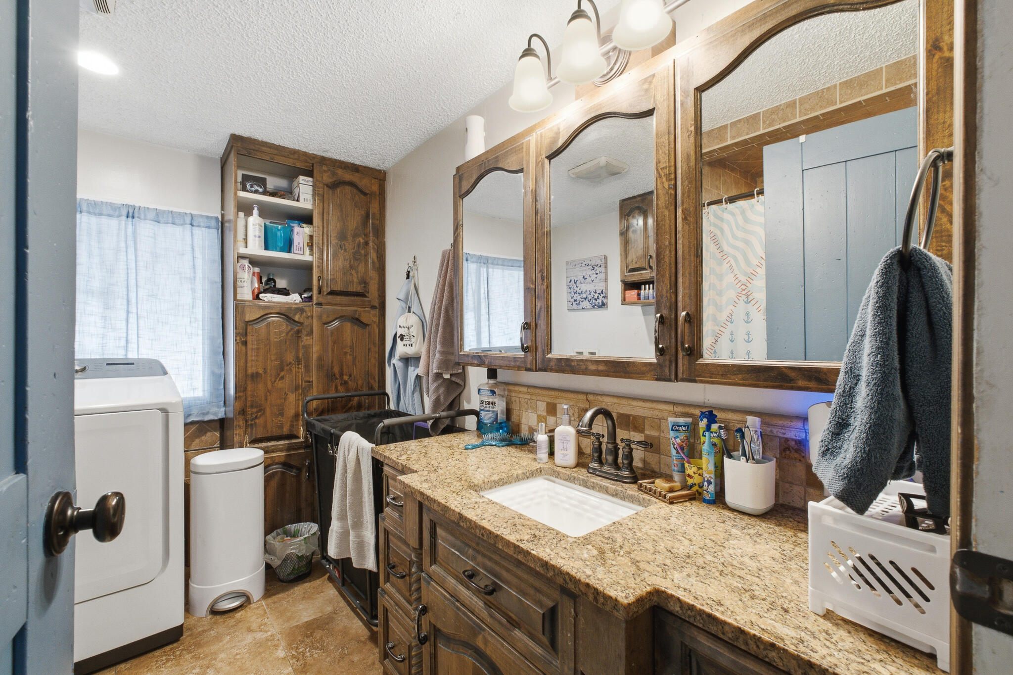 3582 S Pratt St, Tulare, CA 93274