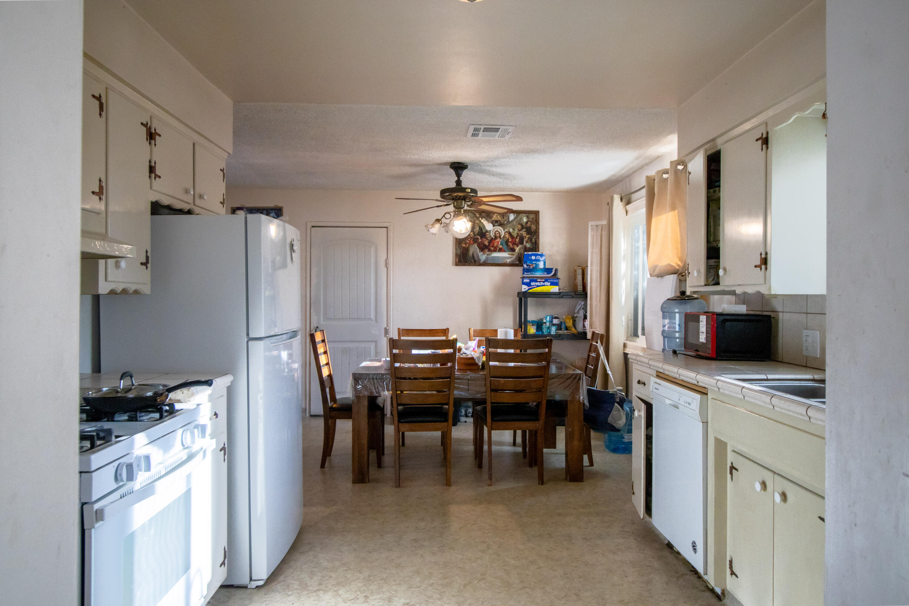 460 N Walch St, Porterville, CA 93257