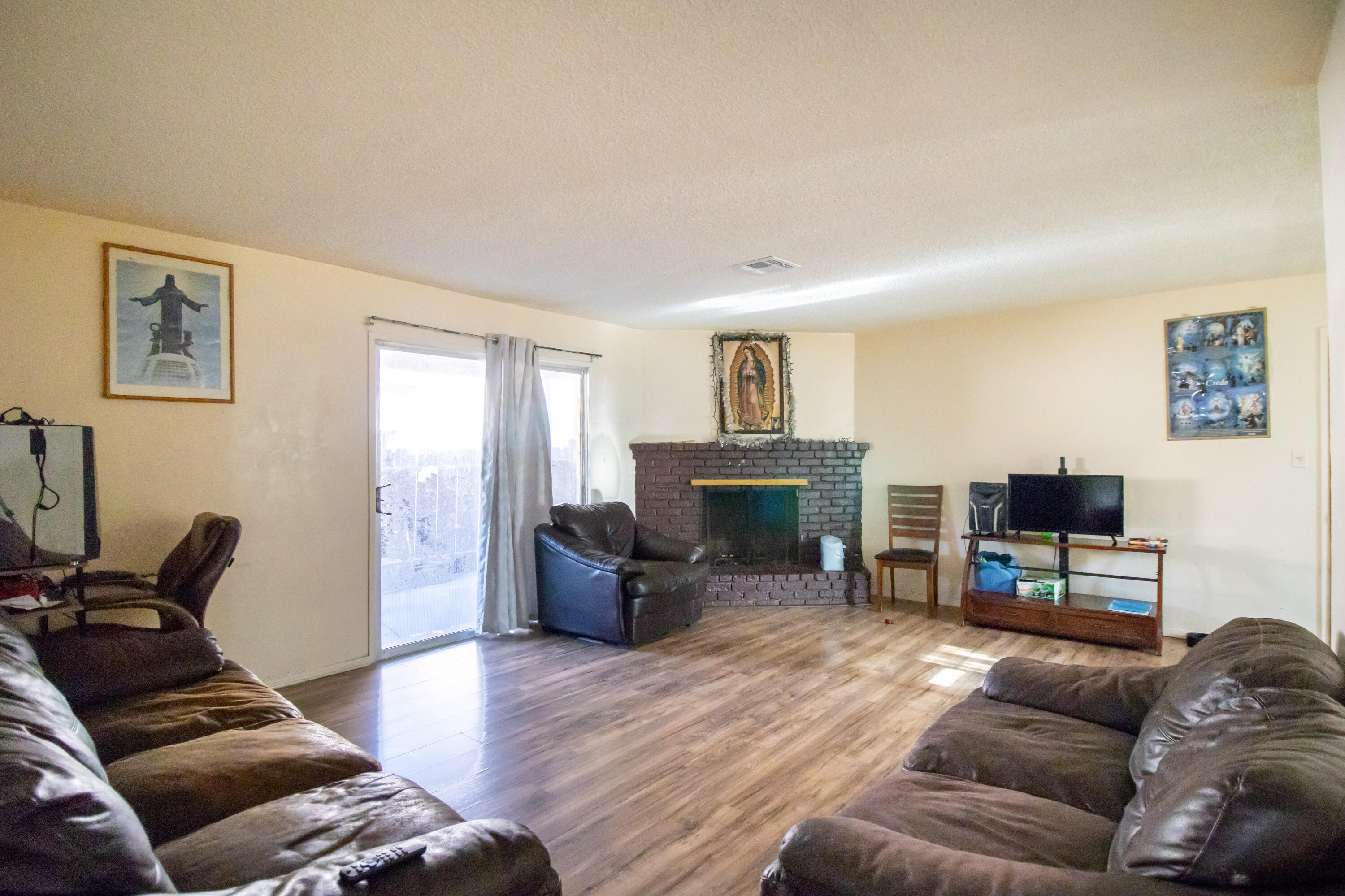 460 N Walch St, Porterville, CA 93257