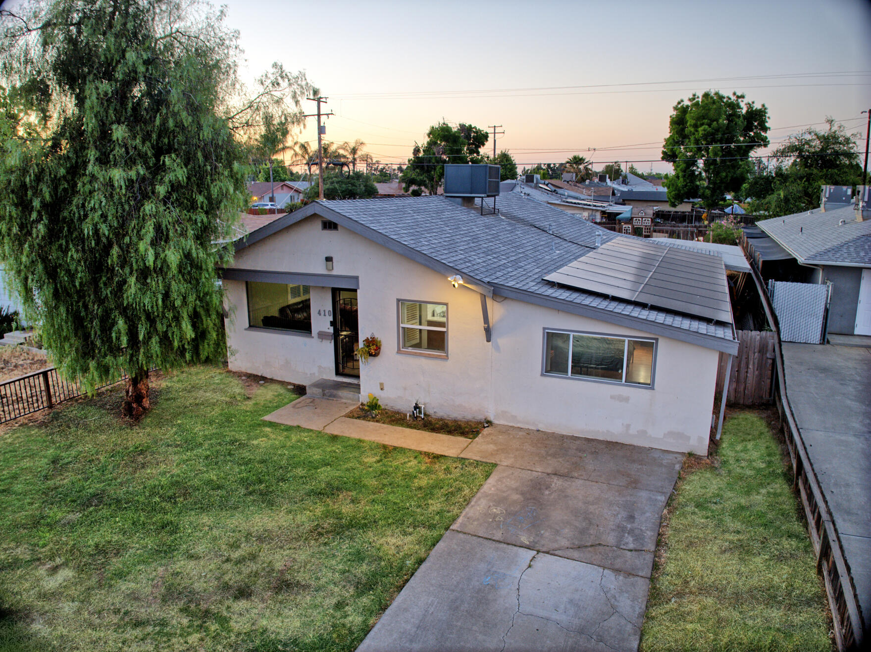 410 E Florinda St, Hanford, CA 93230