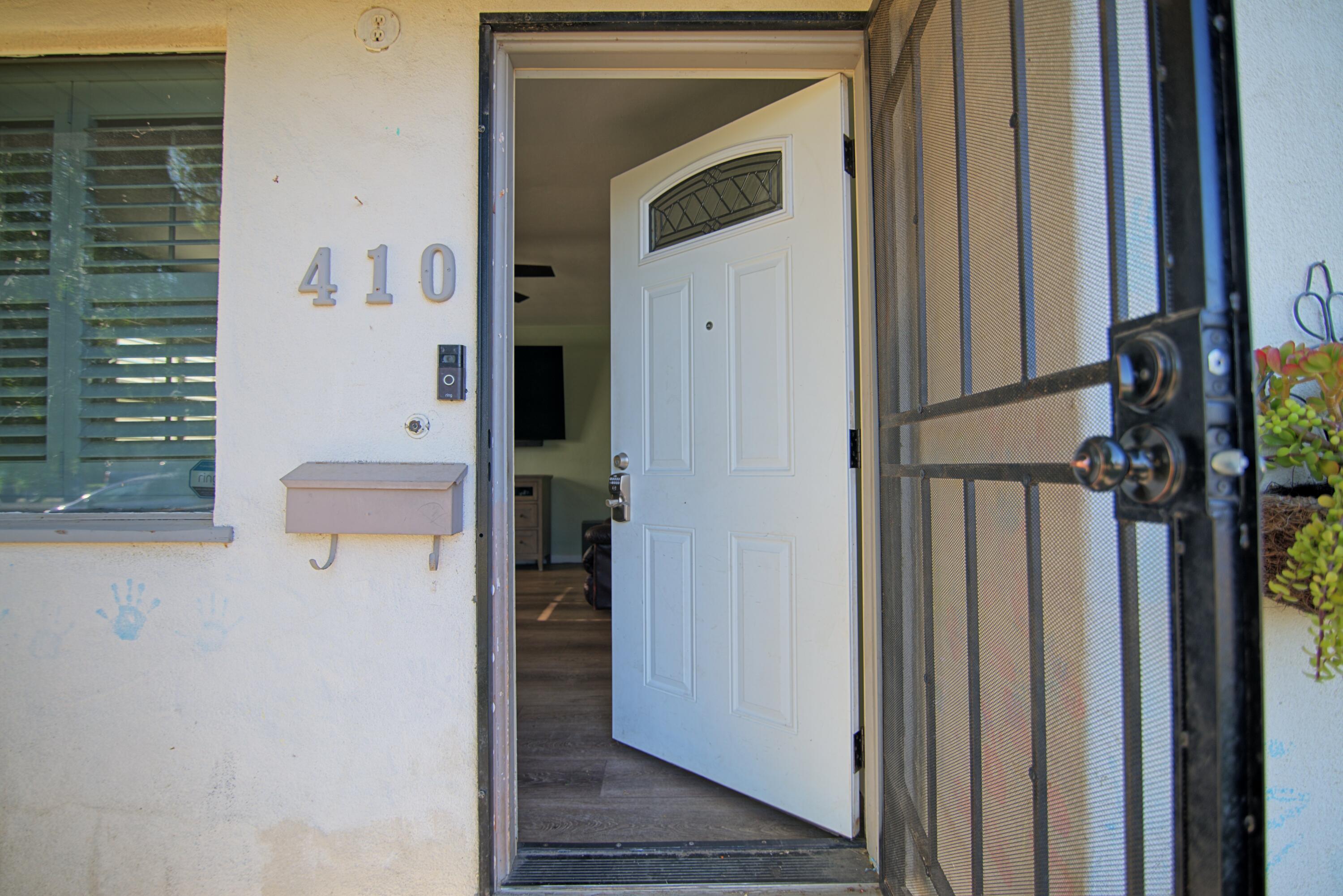 410 E Florinda St, Hanford, CA 93230