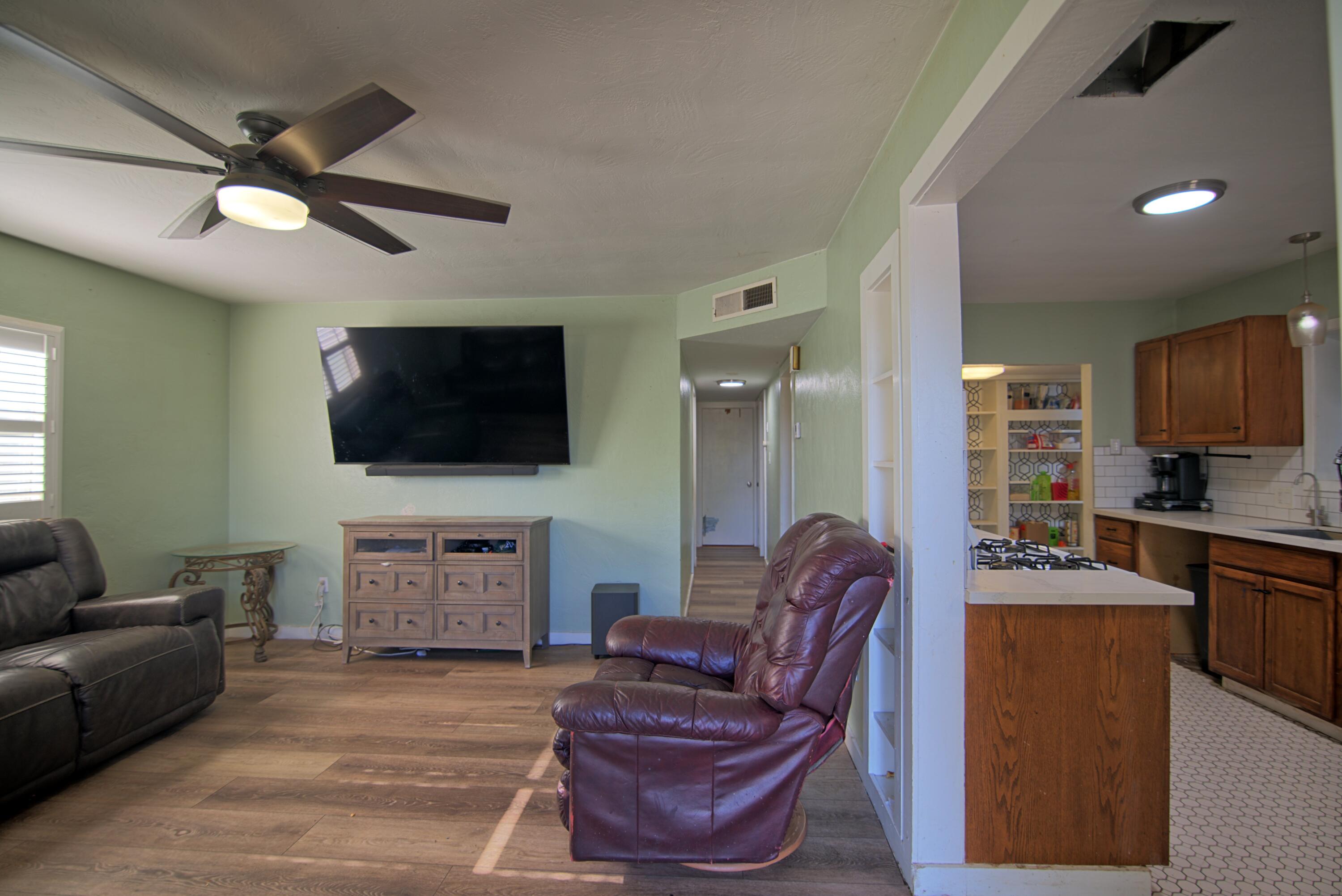 410 E Florinda St, Hanford, CA 93230
