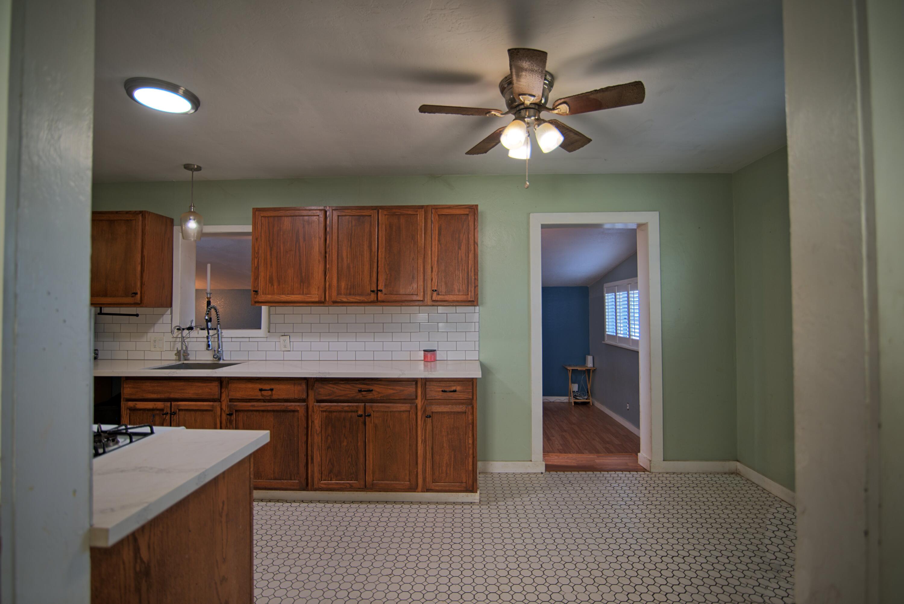 410 E Florinda St, Hanford, CA 93230