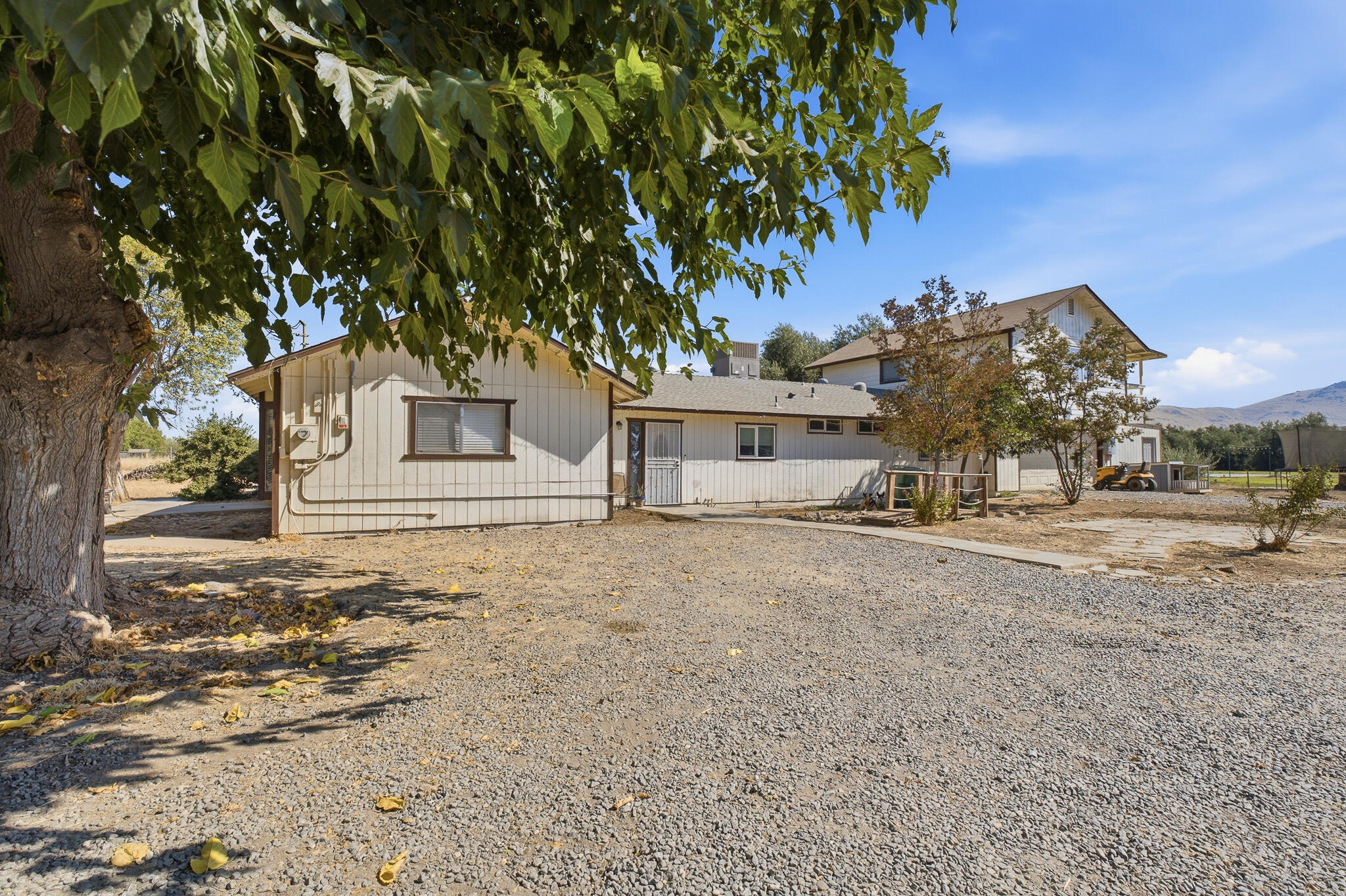 24606 Rd 212, Lindsay, CA 93247