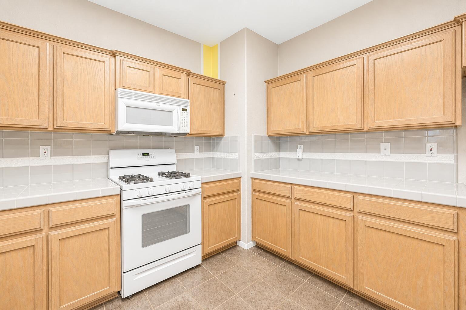 1140 Bargetto Ct, Tulare, CA 93274
