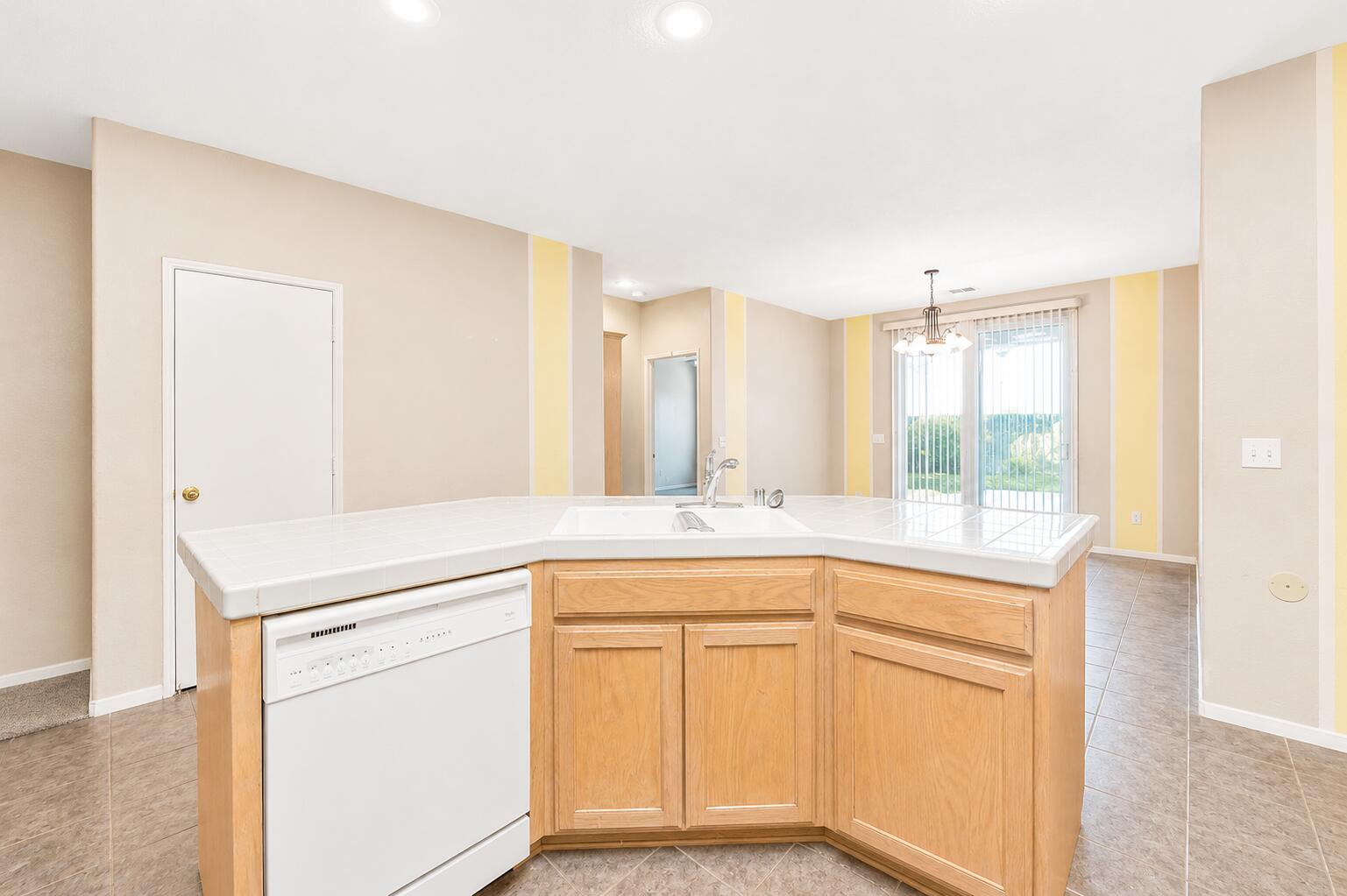 1140 Bargetto Ct, Tulare, CA 93274