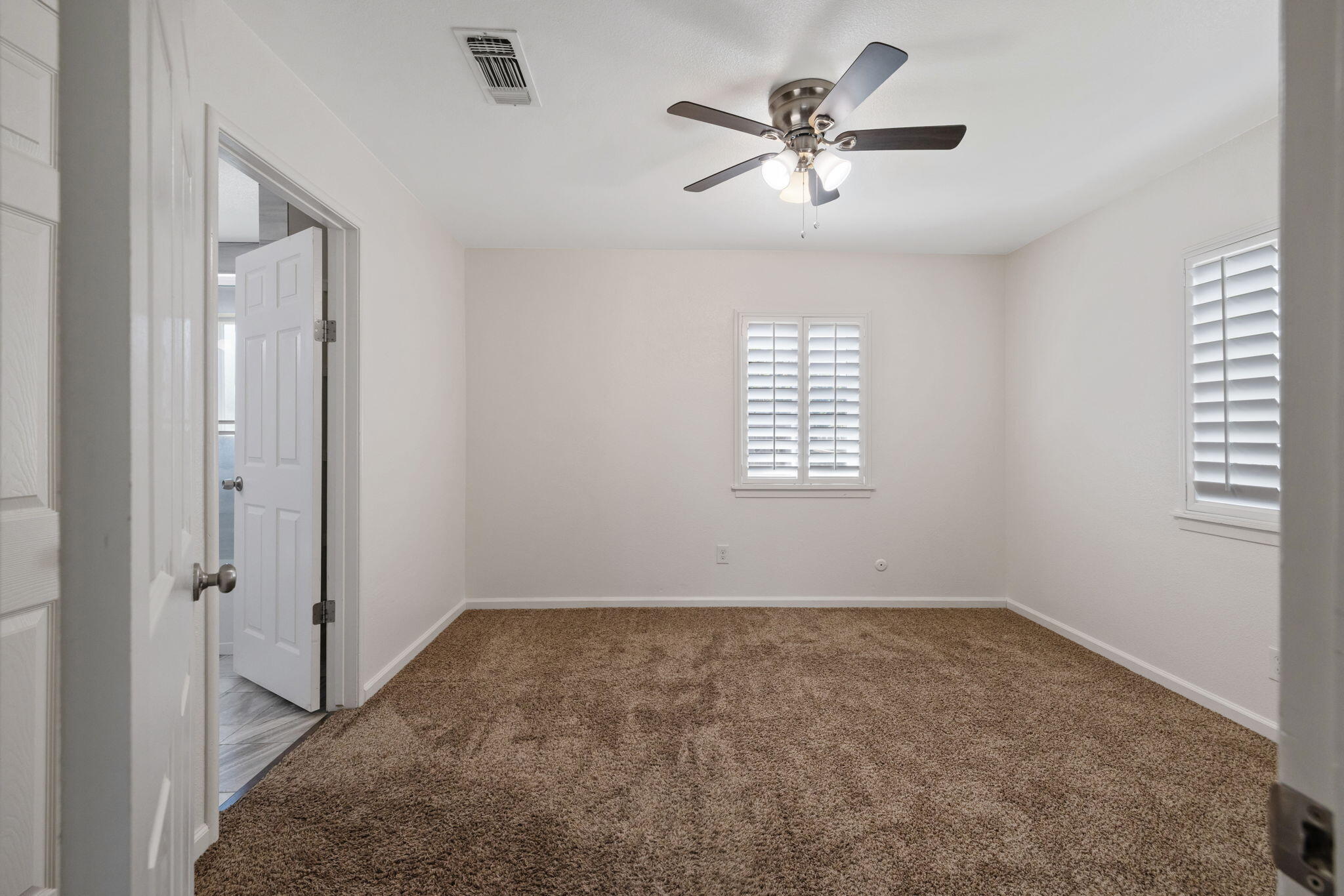 1229 N Redington St, Hanford, CA 93230