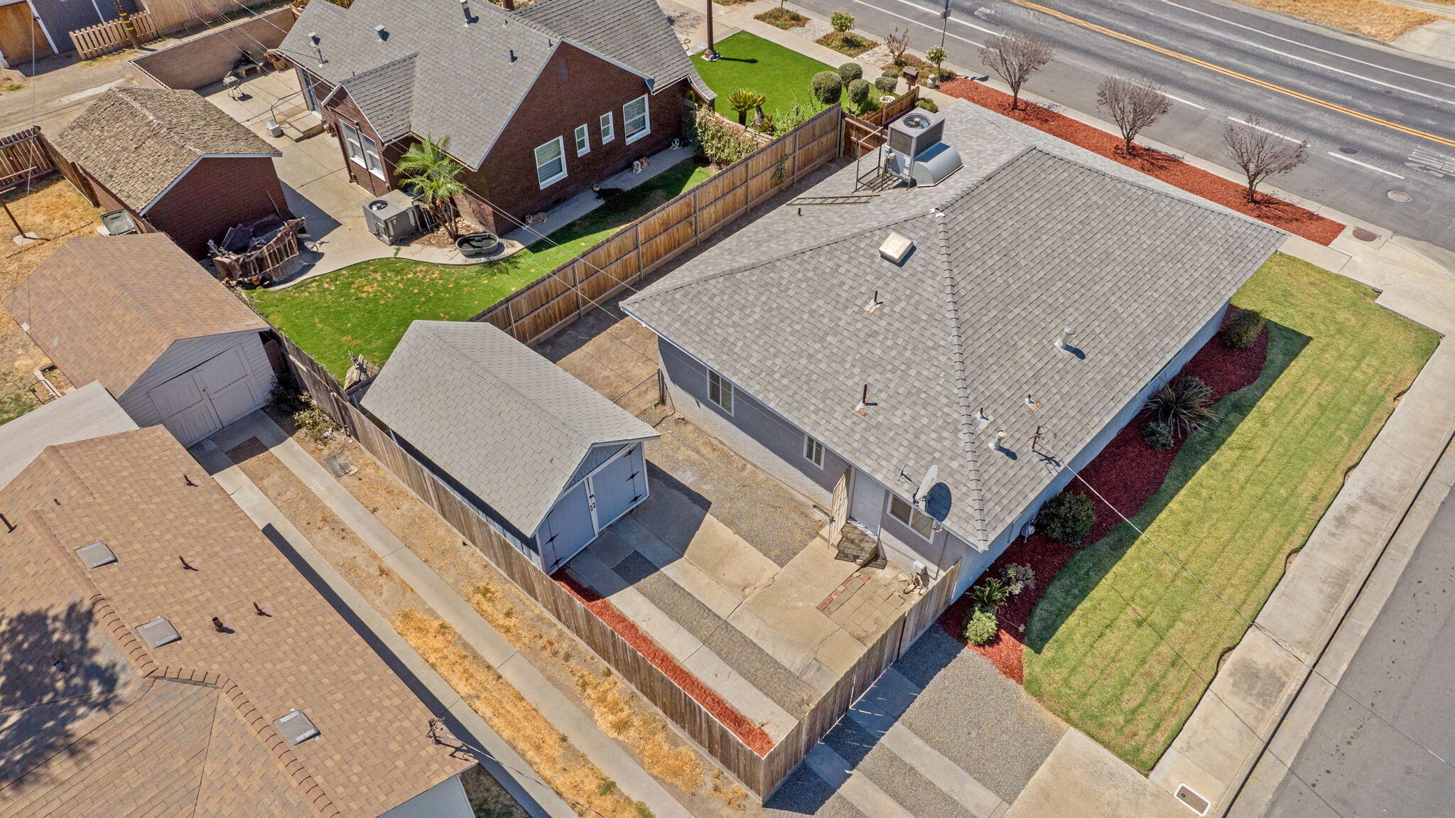 1229 N Redington St, Hanford, CA 93230