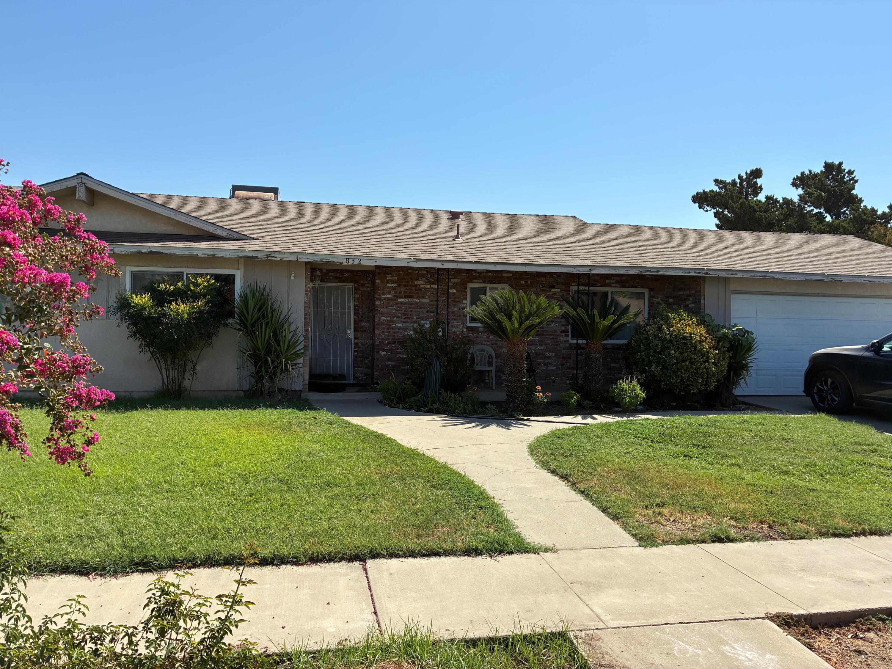 832 N Arbor Dr, Tulare, CA 93274