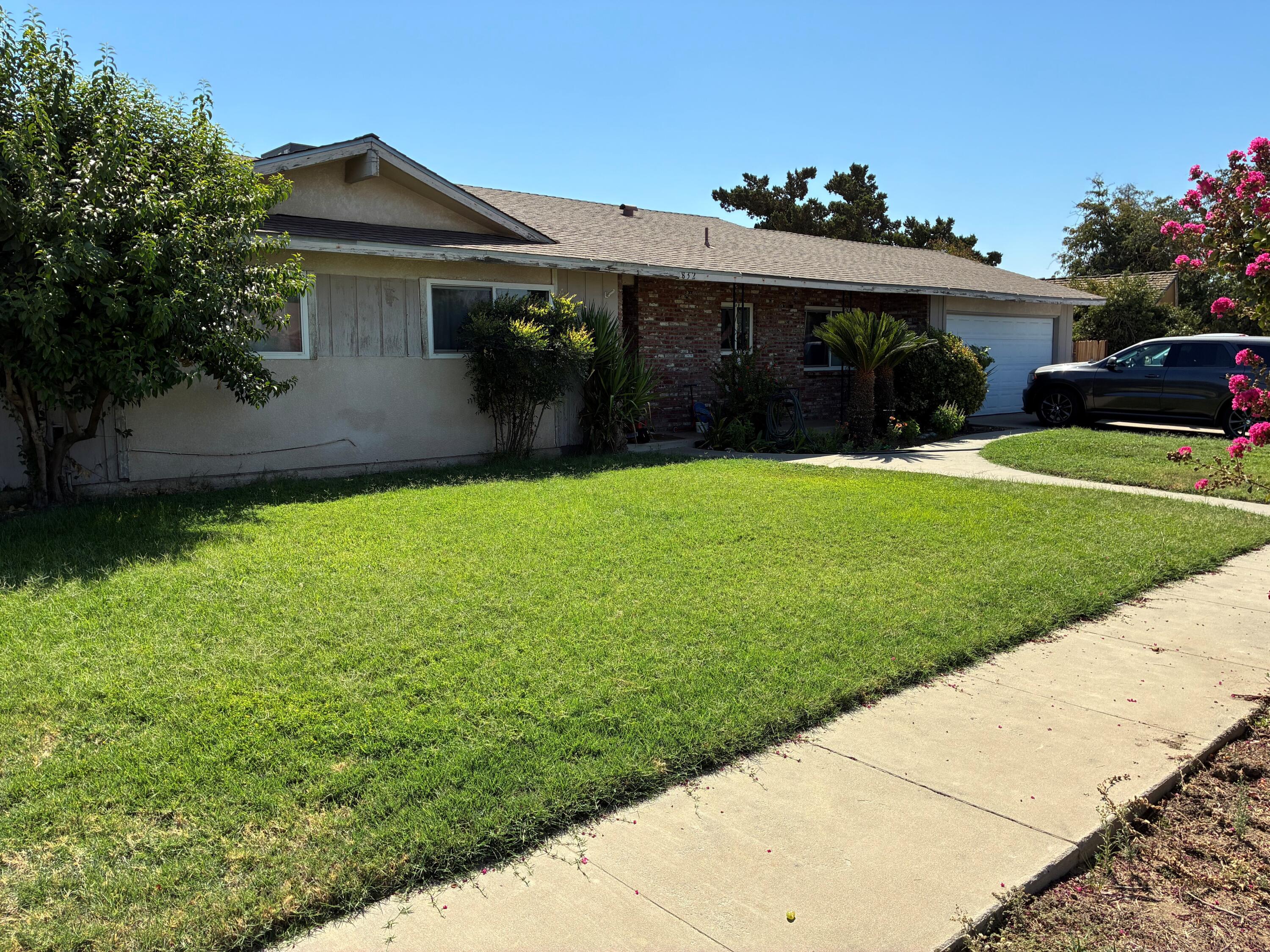 832 N Arbor Dr, Tulare, CA 93274