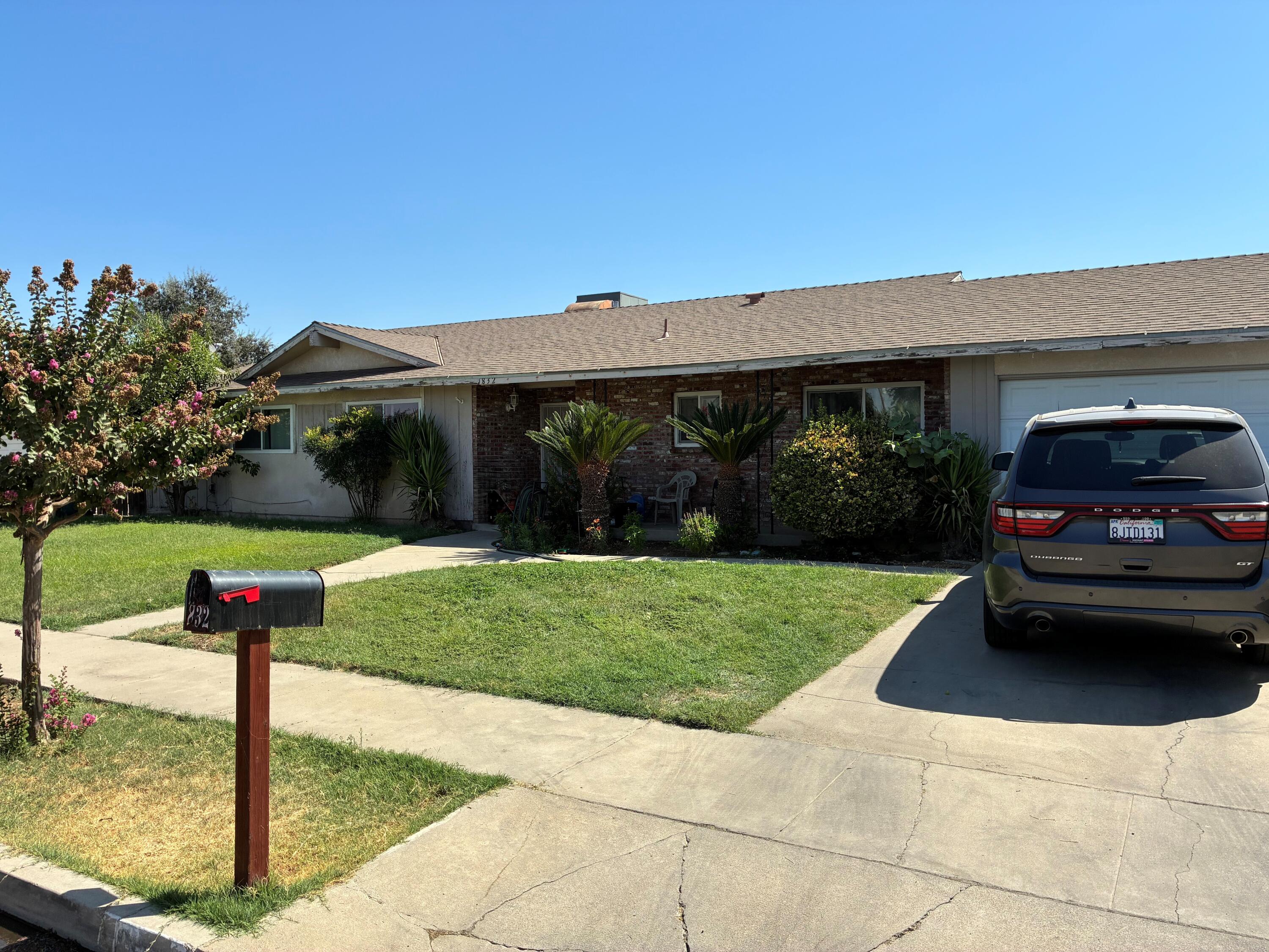 832 N Arbor Dr, Tulare, CA 93274