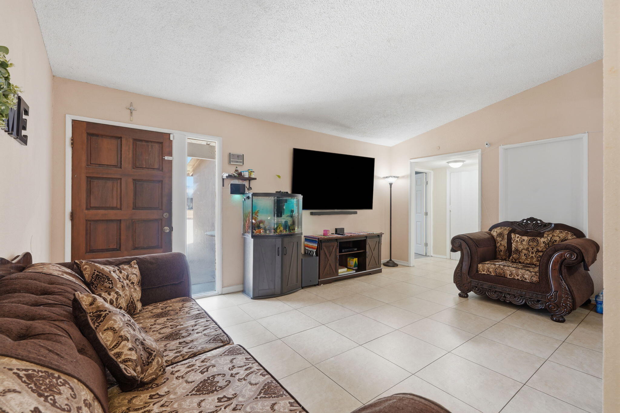 1311 N Cain, Visalia, CA 93292