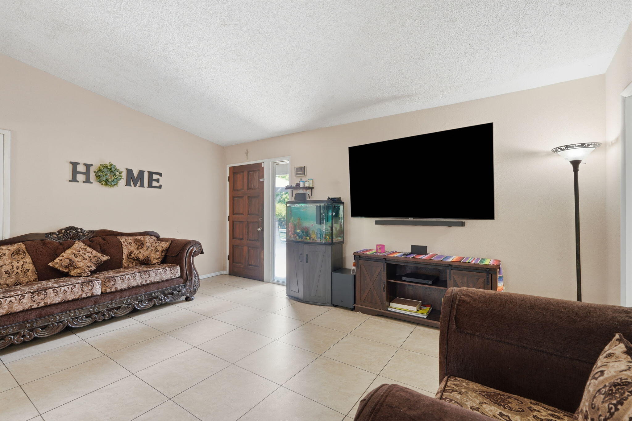 1311 N Cain, Visalia, CA 93292