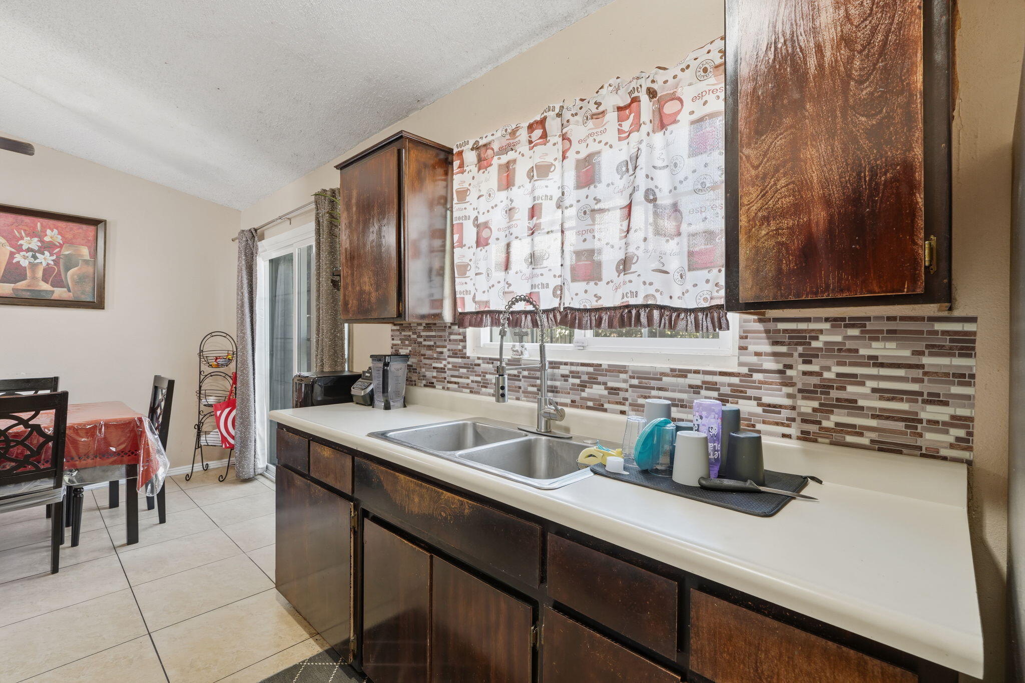 1311 N Cain, Visalia, CA 93292
