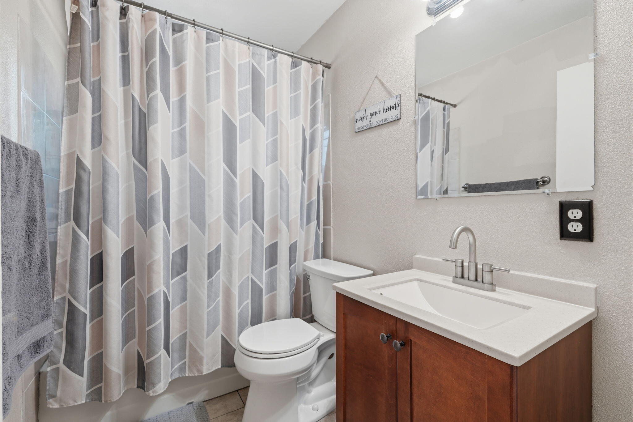1311 N Cain, Visalia, CA 93292