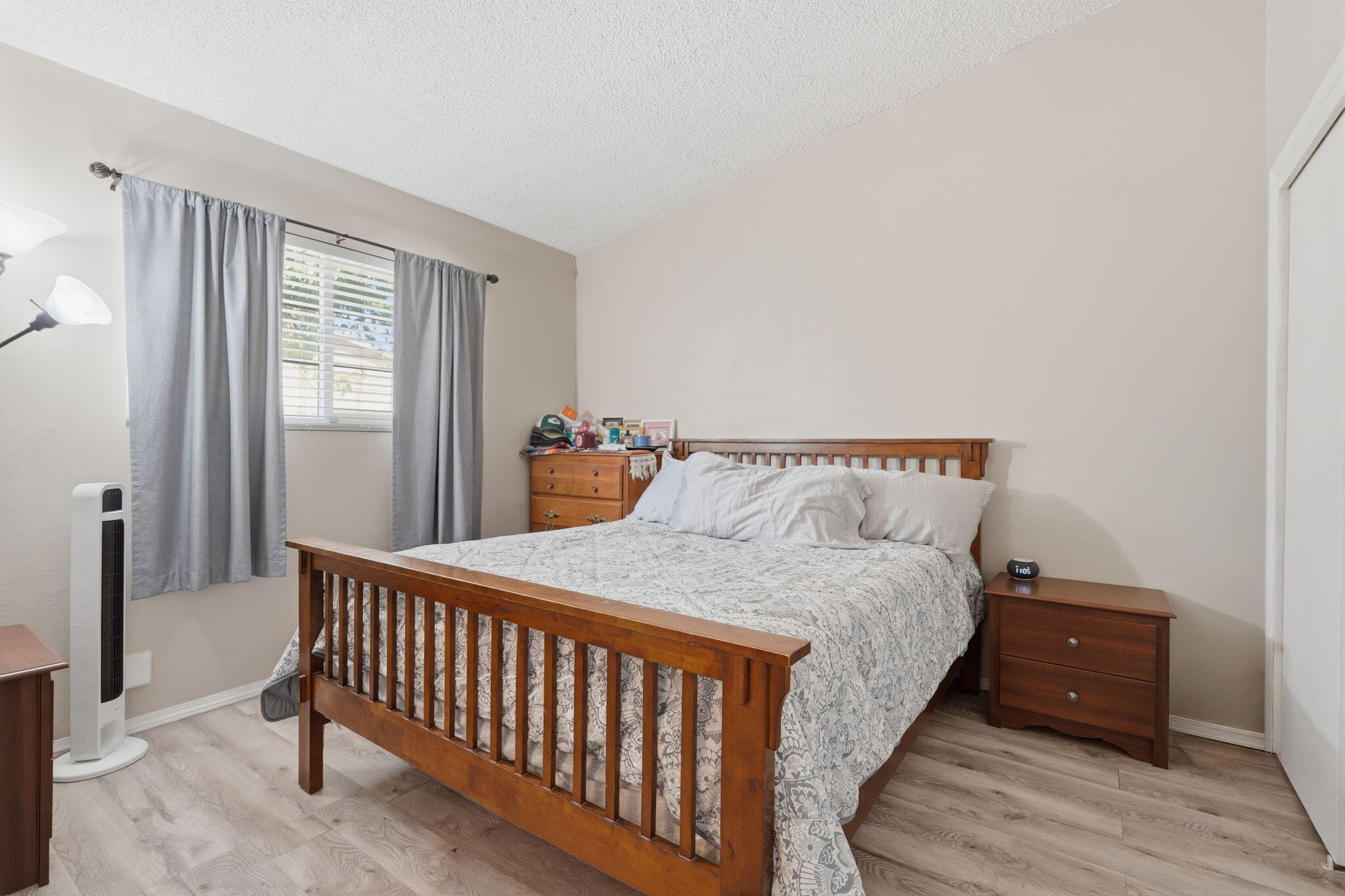 1311 N Cain, Visalia, CA 93292