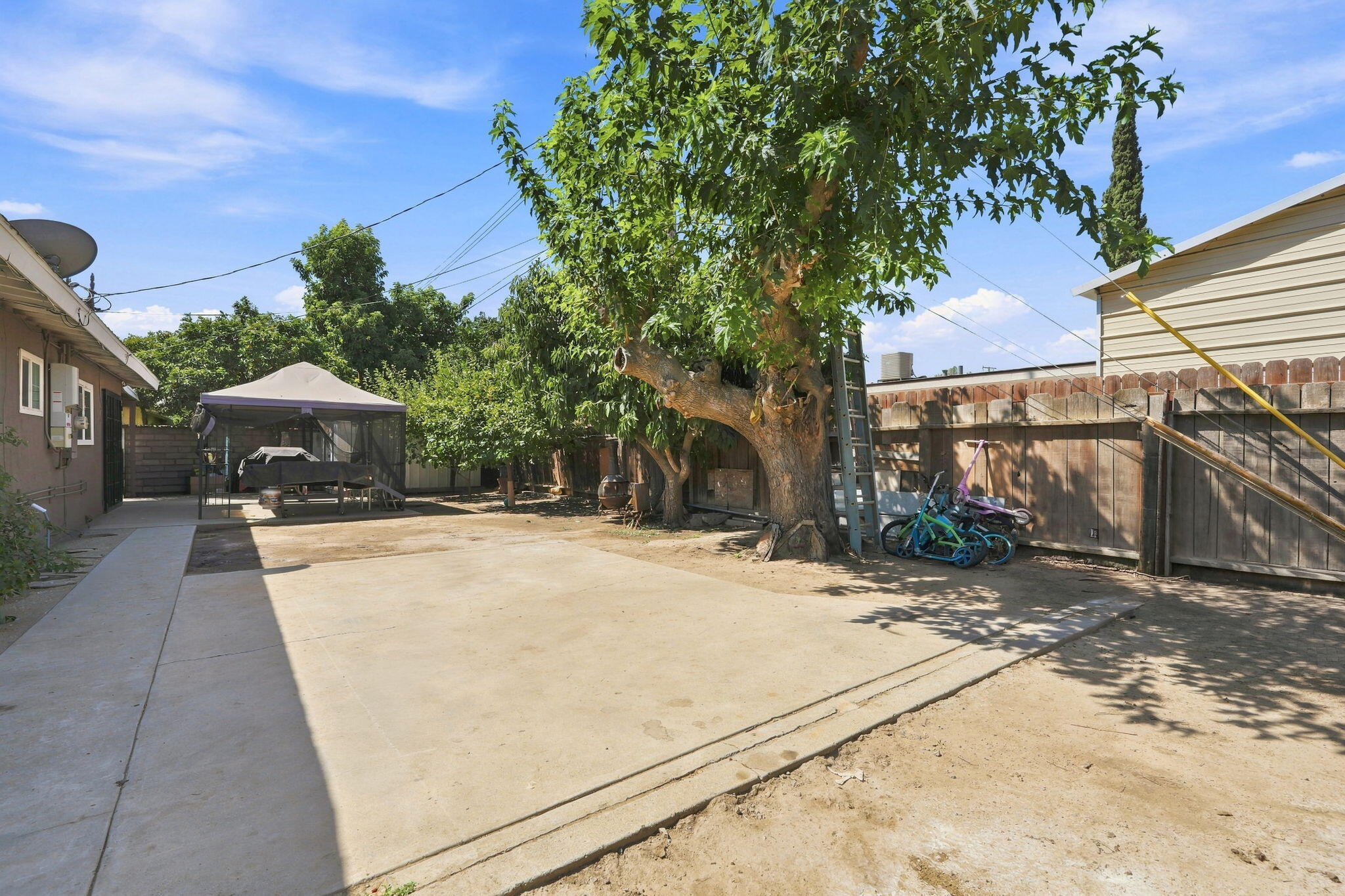 1311 N Cain, Visalia, CA 93292