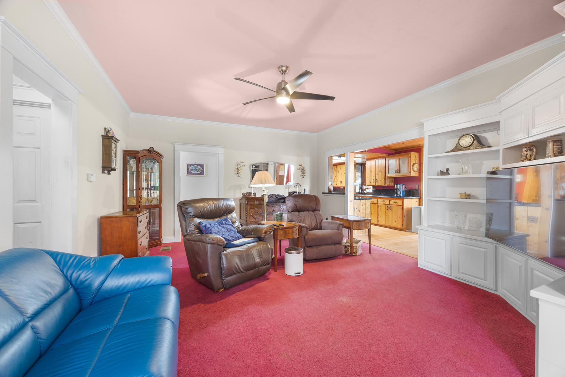 195 S Magnolia St, Woodlake, CA 93286