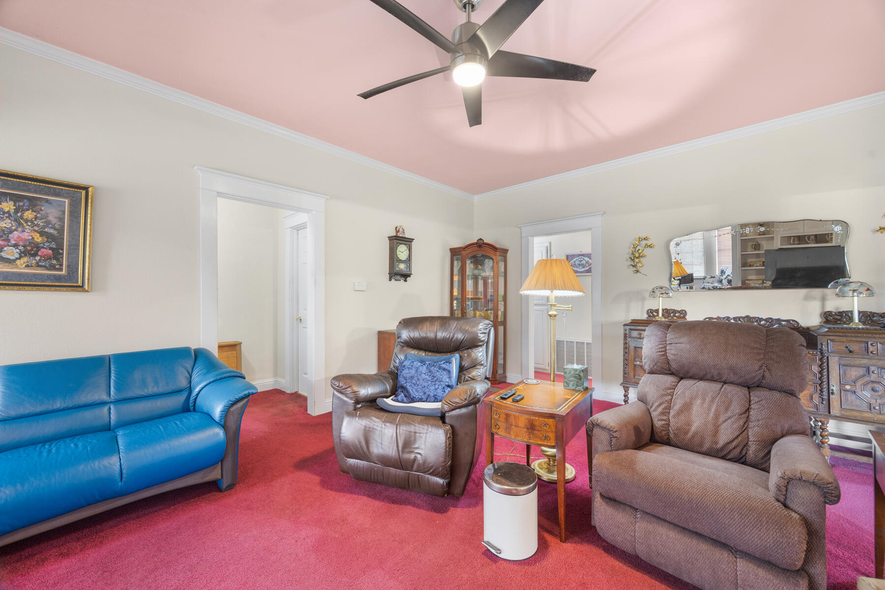 195 S Magnolia St, Woodlake, CA 93286