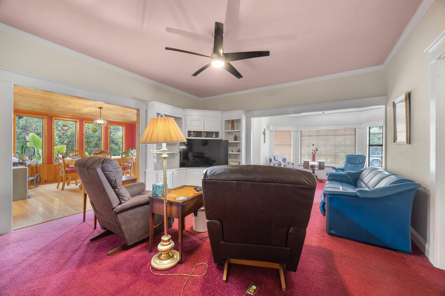 195 S Magnolia St, Woodlake, CA 93286