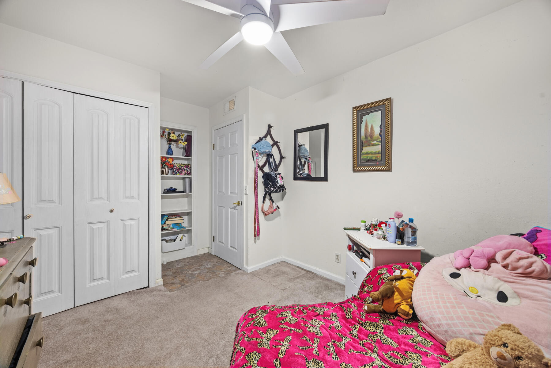 195 S Magnolia St, Woodlake, CA 93286