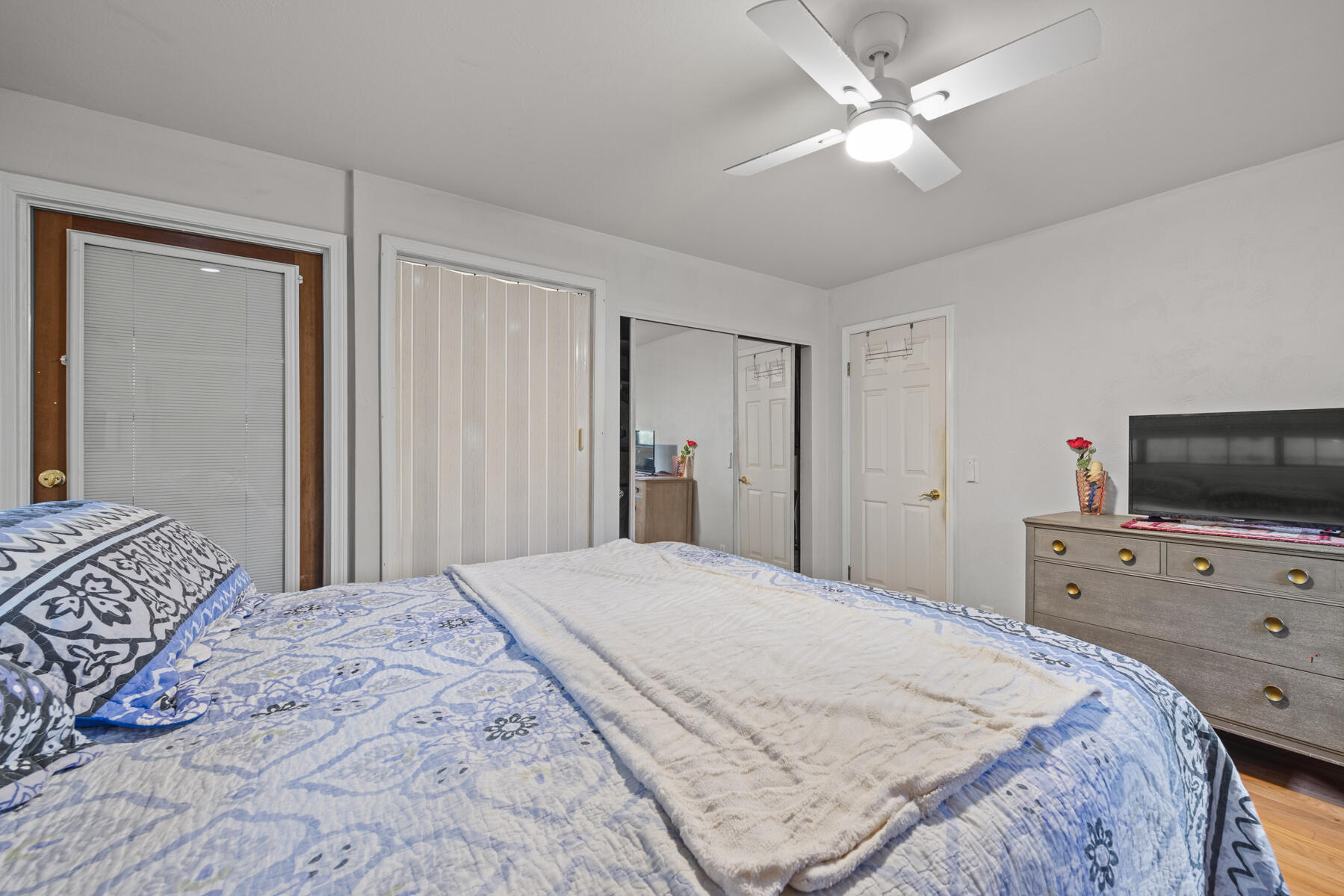 195 S Magnolia St, Woodlake, CA 93286