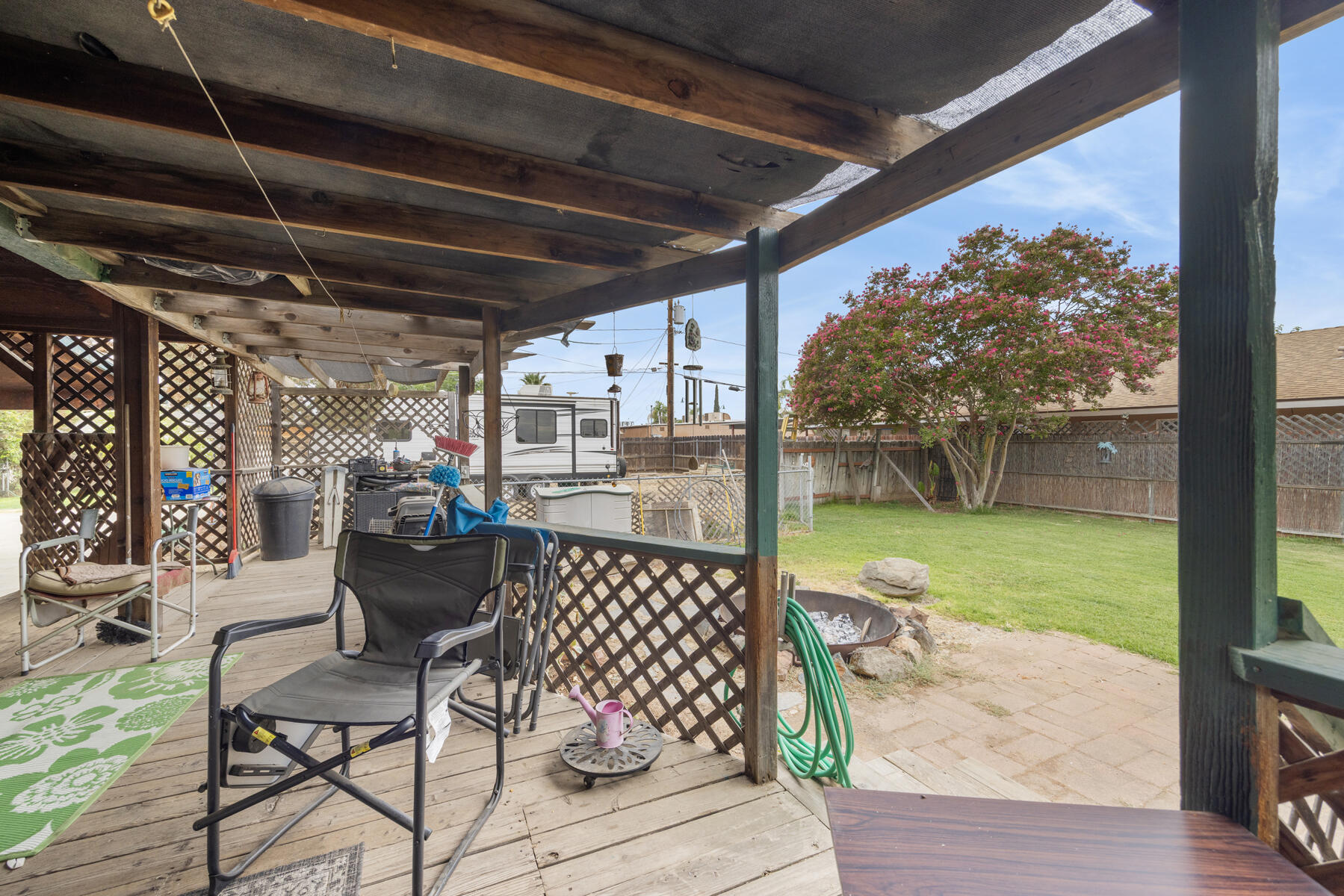 195 S Magnolia St, Woodlake, CA 93286