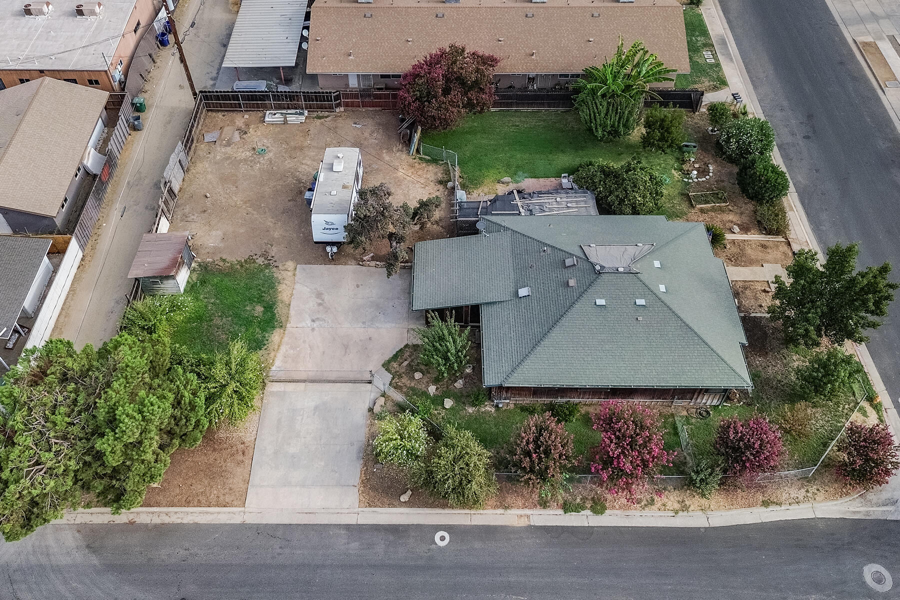 195 S Magnolia St, Woodlake, CA 93286