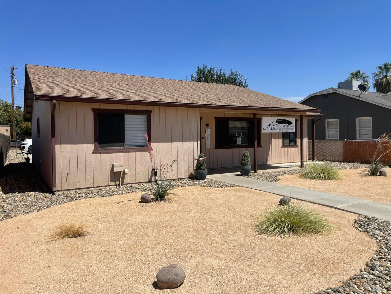 145 S D St, Exeter, CA 93221